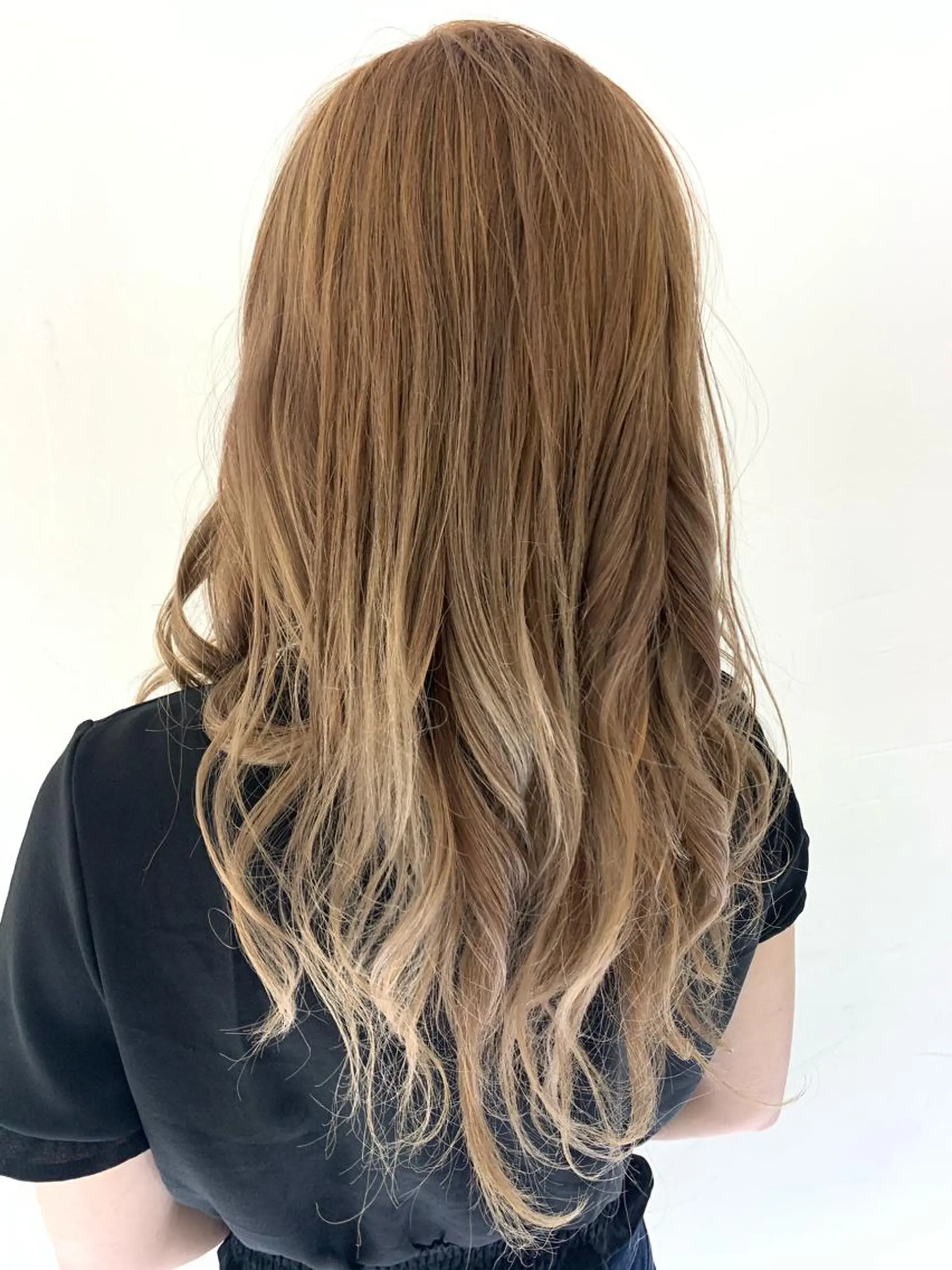 ロング 朝倉 美月のヘアスタイル