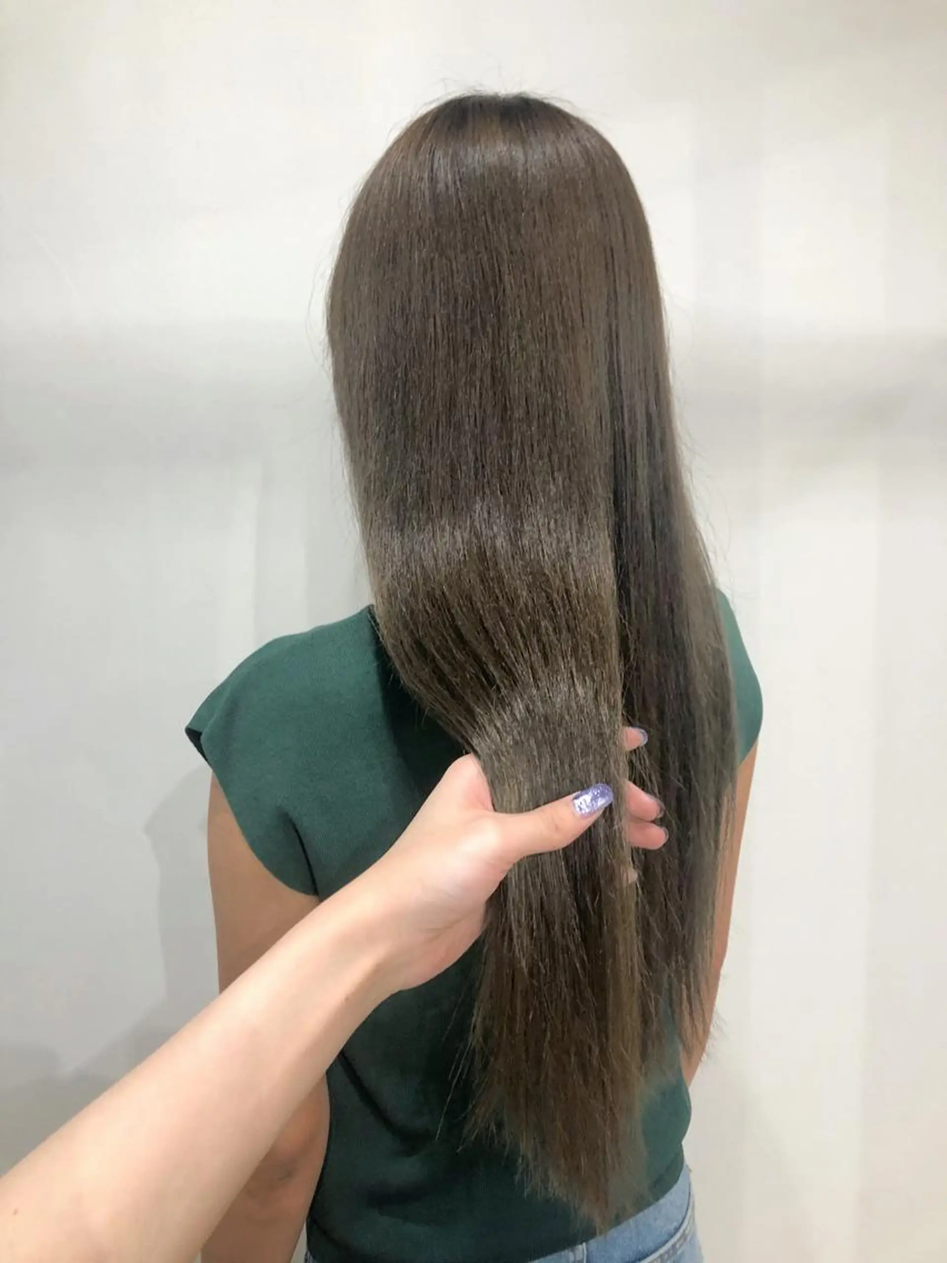 カラー white.梅田 デザインカラー🦄のヘアスタイル