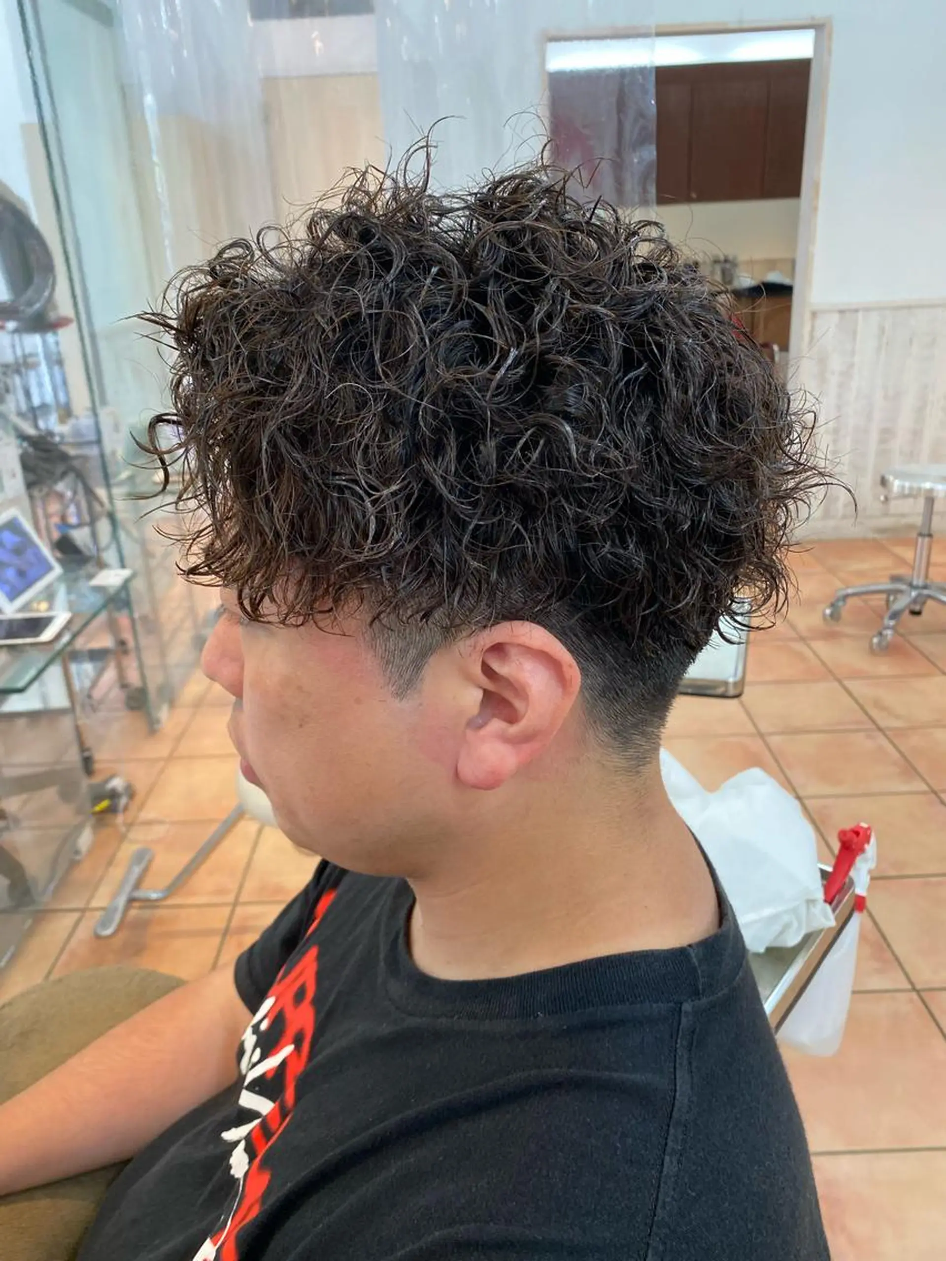 ショート カット パーマ カラー特化 横川 翔希のヘアスタイル