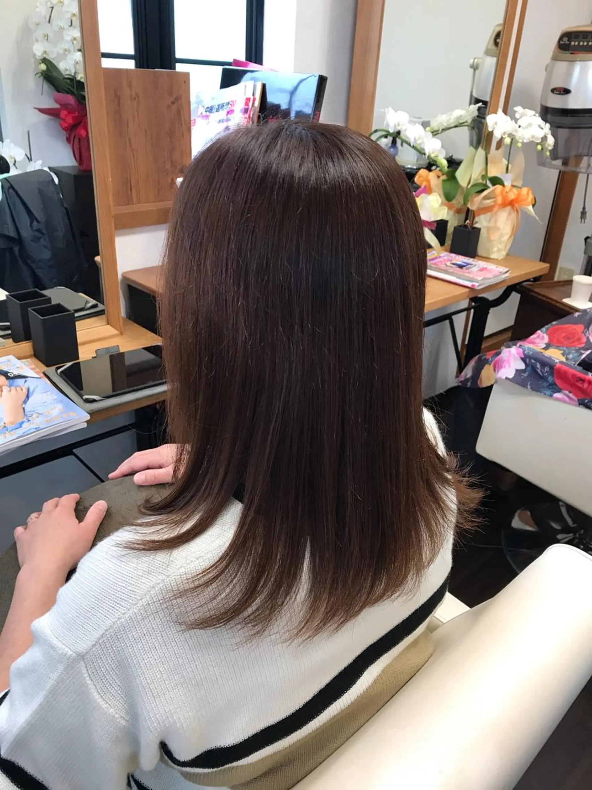 セミロング カラー 小林 由里香のヘアスタイル