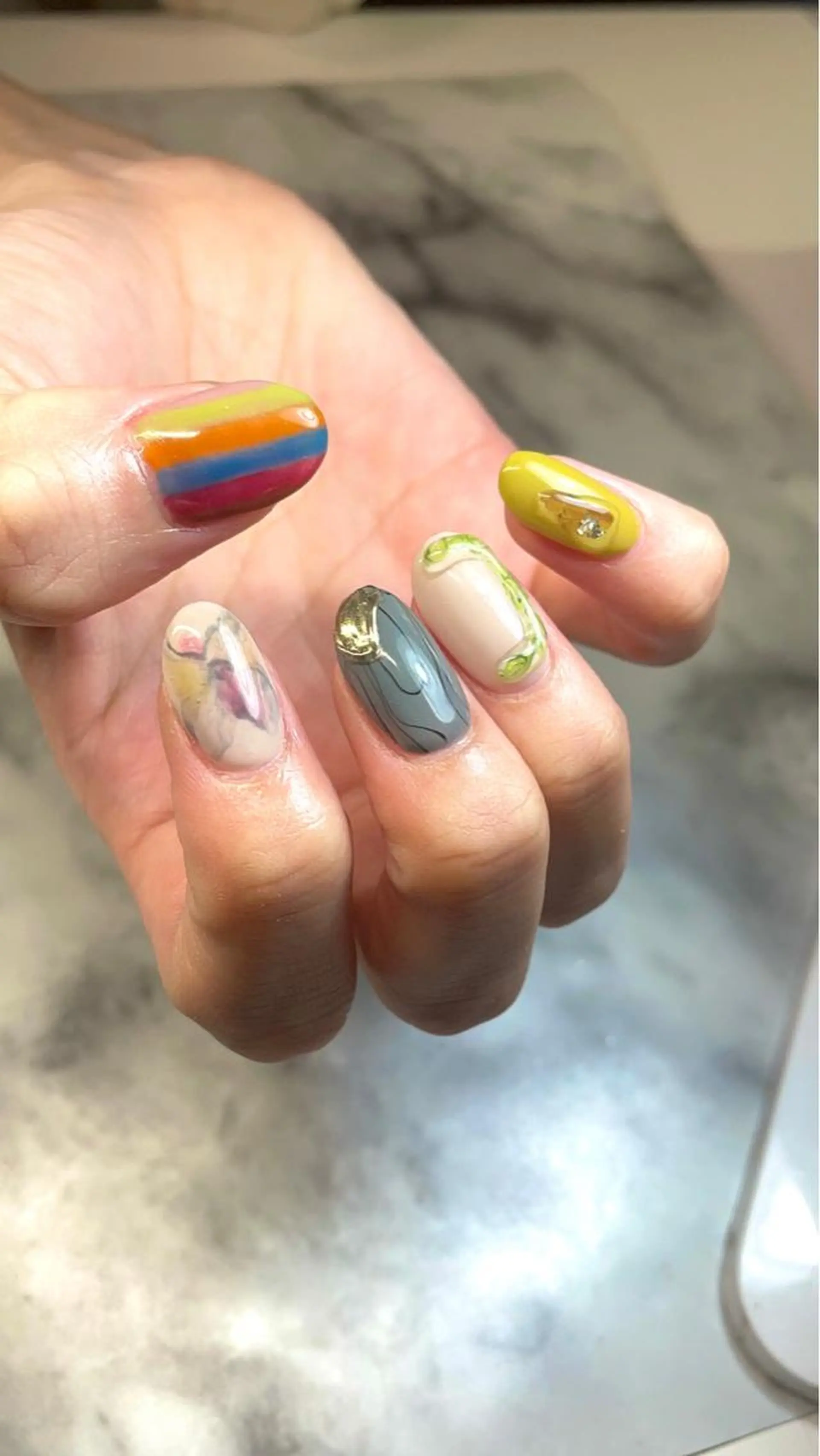 ネイル A MODO MIOのネイルデザイン