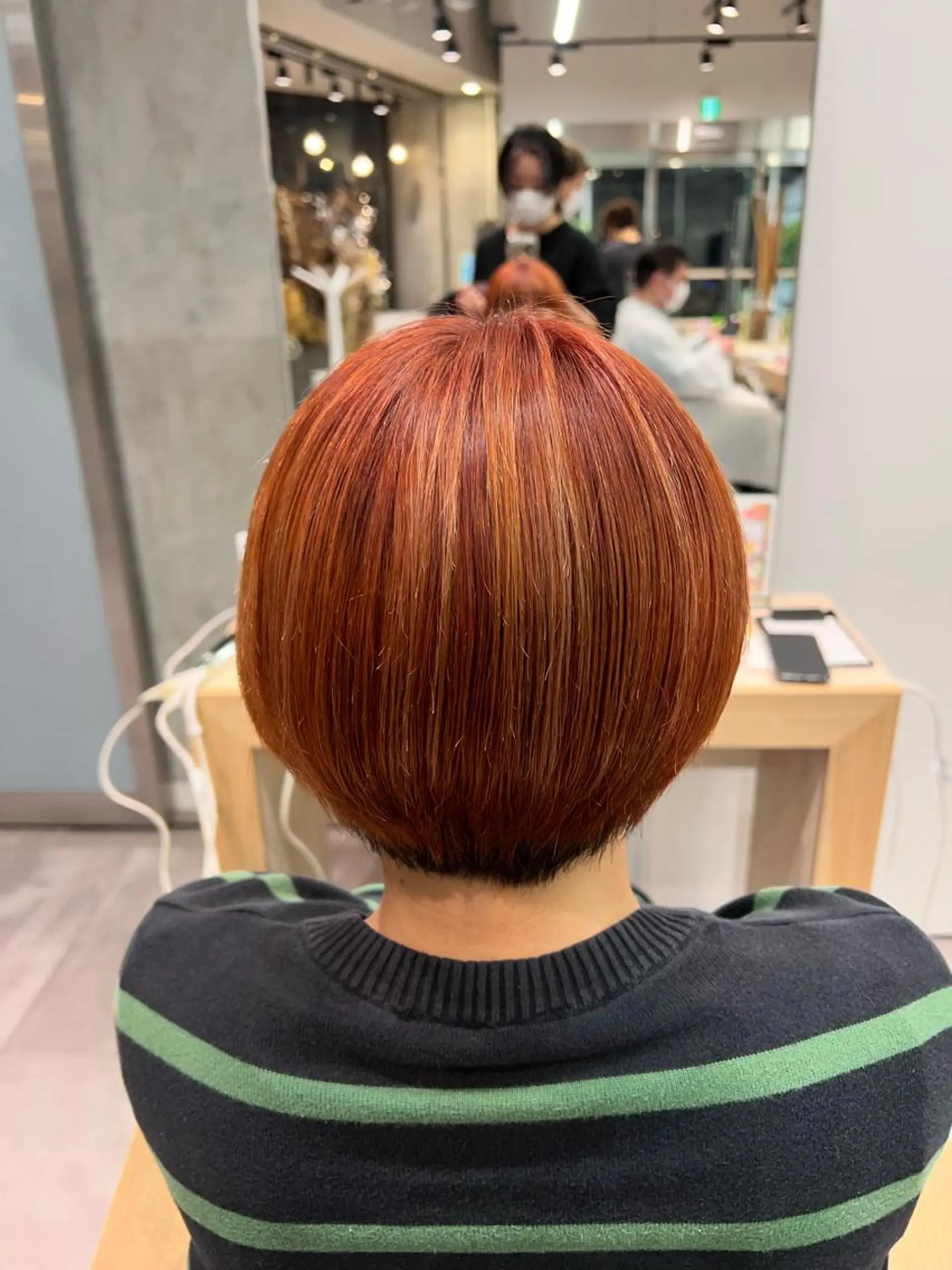 ショート カラー ハイライトカラー ハイライト 🌞レイヤー×カラー 前川那津美🌞のヘアスタイル