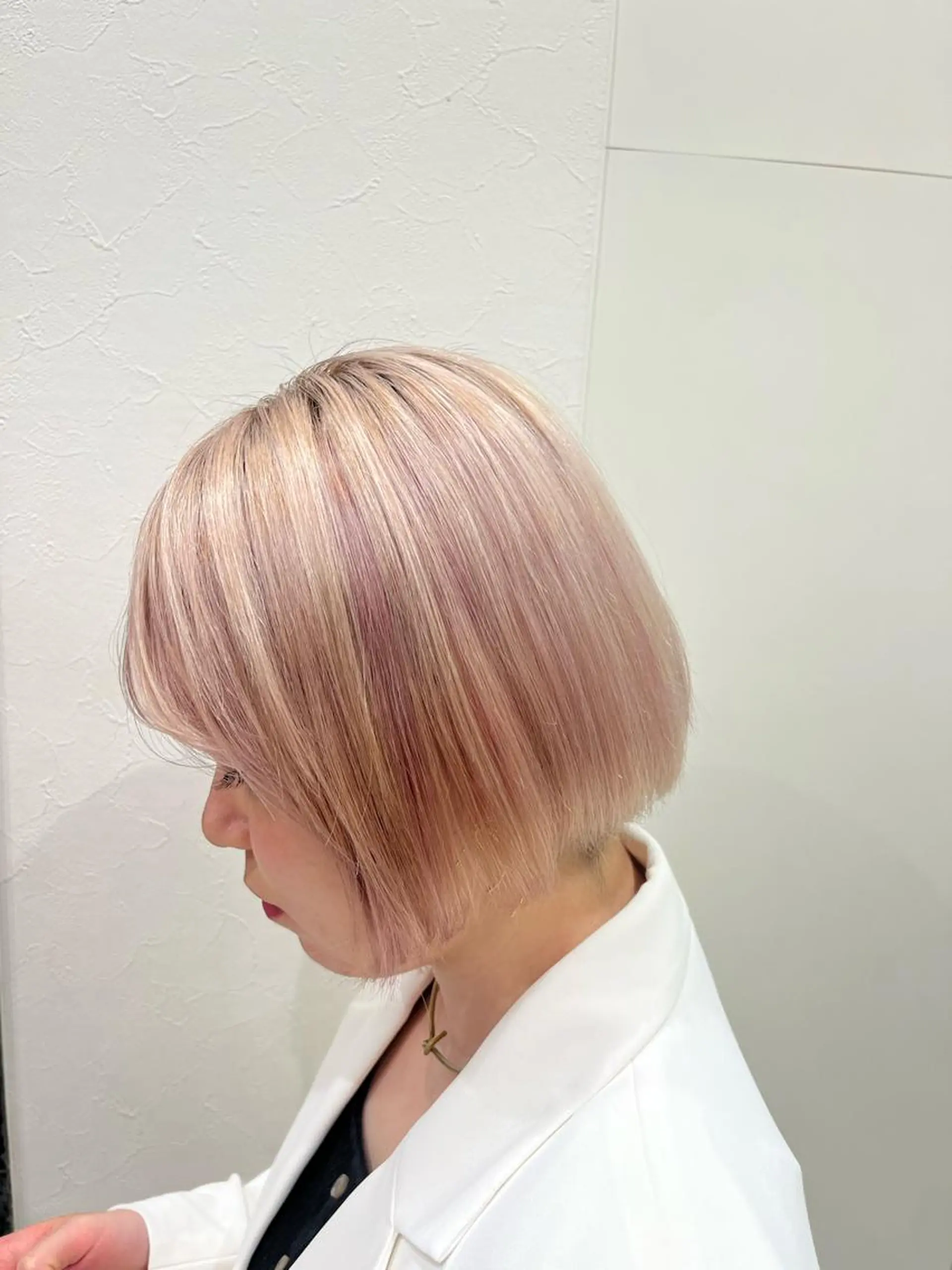 ショート カラー ベージュカラー ブリーチ ヘアカラー 山森 大地のヘアスタイル