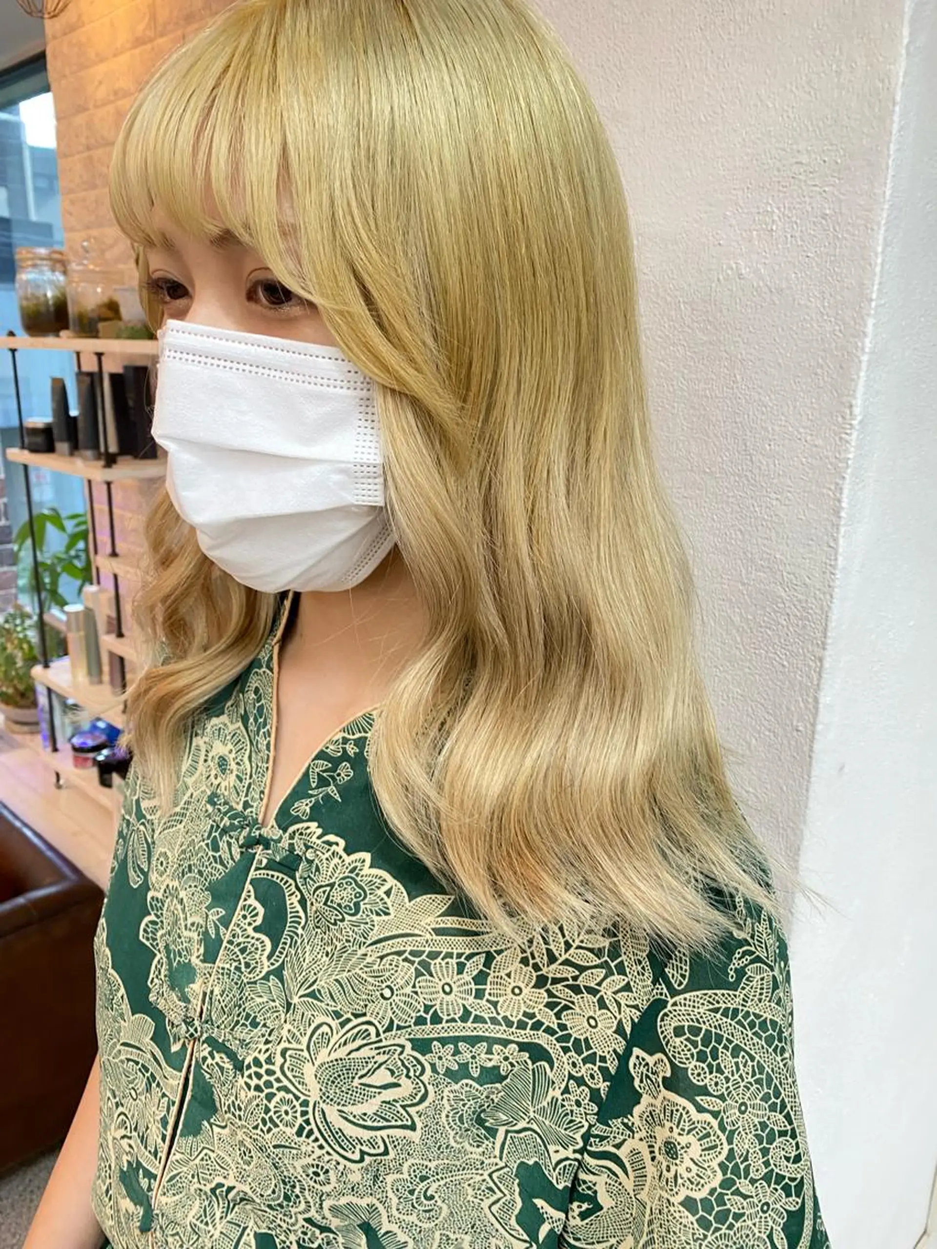 ミディアム カラー カット エクステ レイヤーウルフ エクステ磯部のヘアスタイル