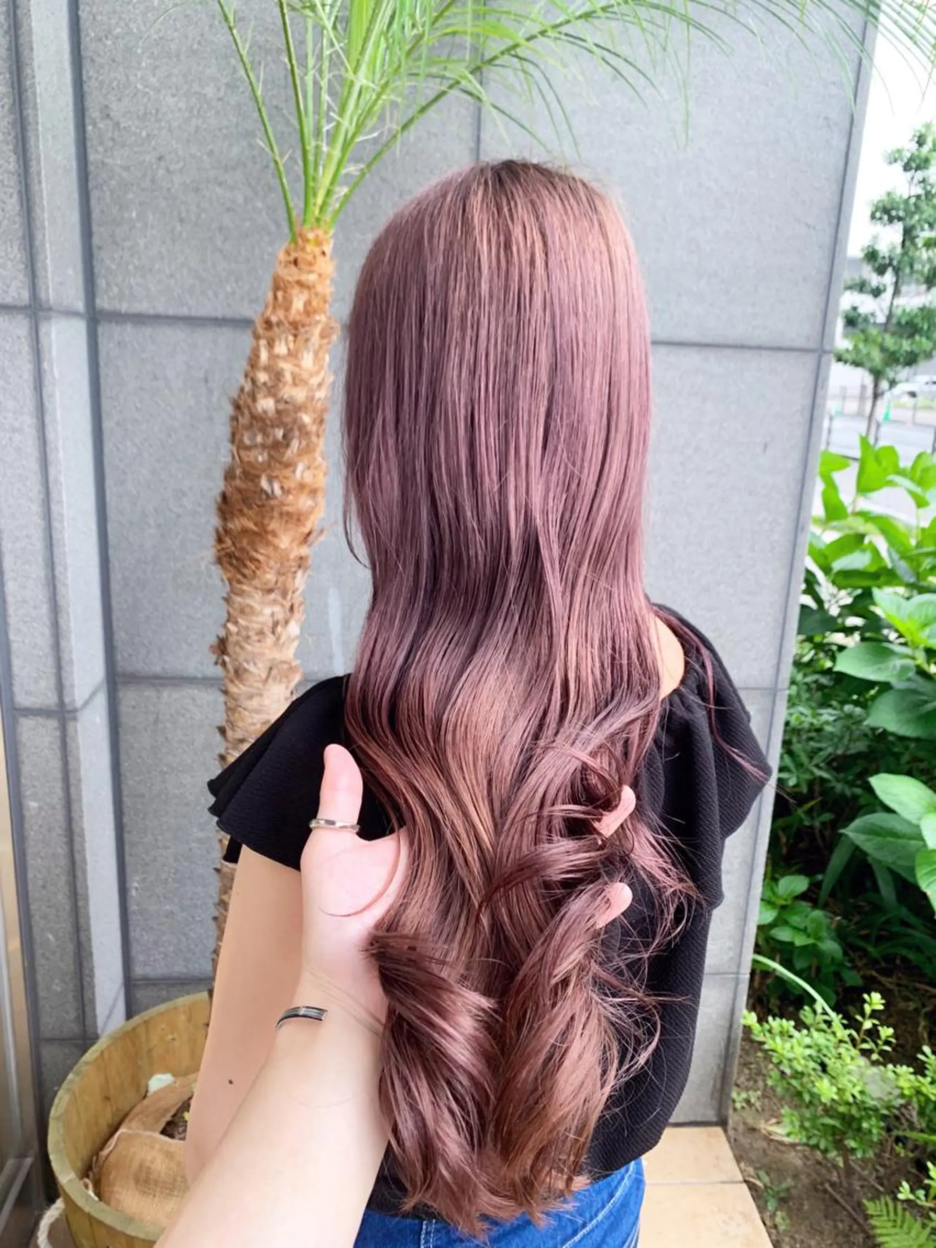 ロング ピンクラベンダー レイヤー×縮毛矯正 深見 拓のヘアスタイル