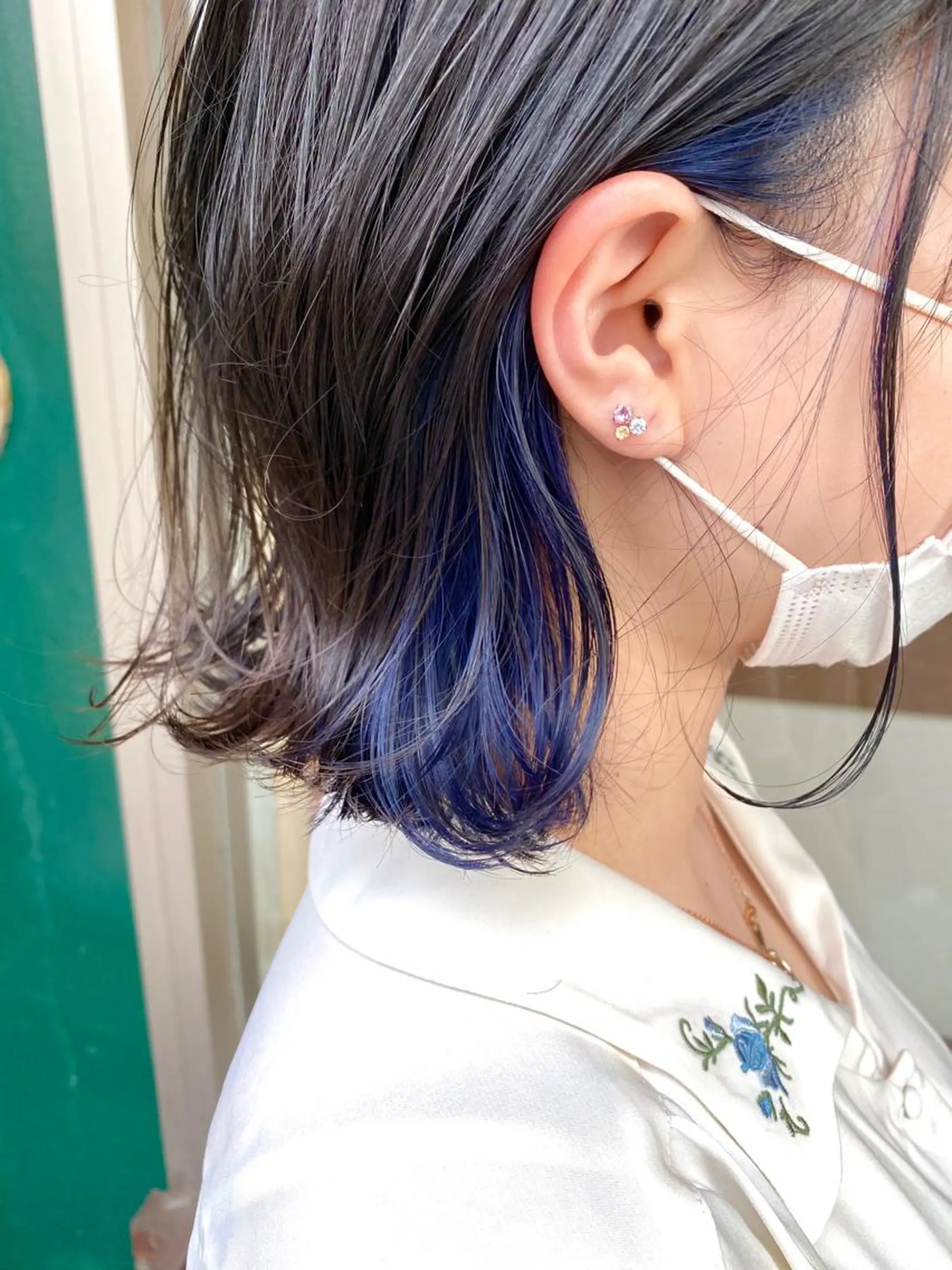 ショート カラー ブルーカラー イヤリングカラー インナーカラー ネイビーカラー カット ヘアカラー トリートメント 日比 貴大/ minim hairのヘアスタイル