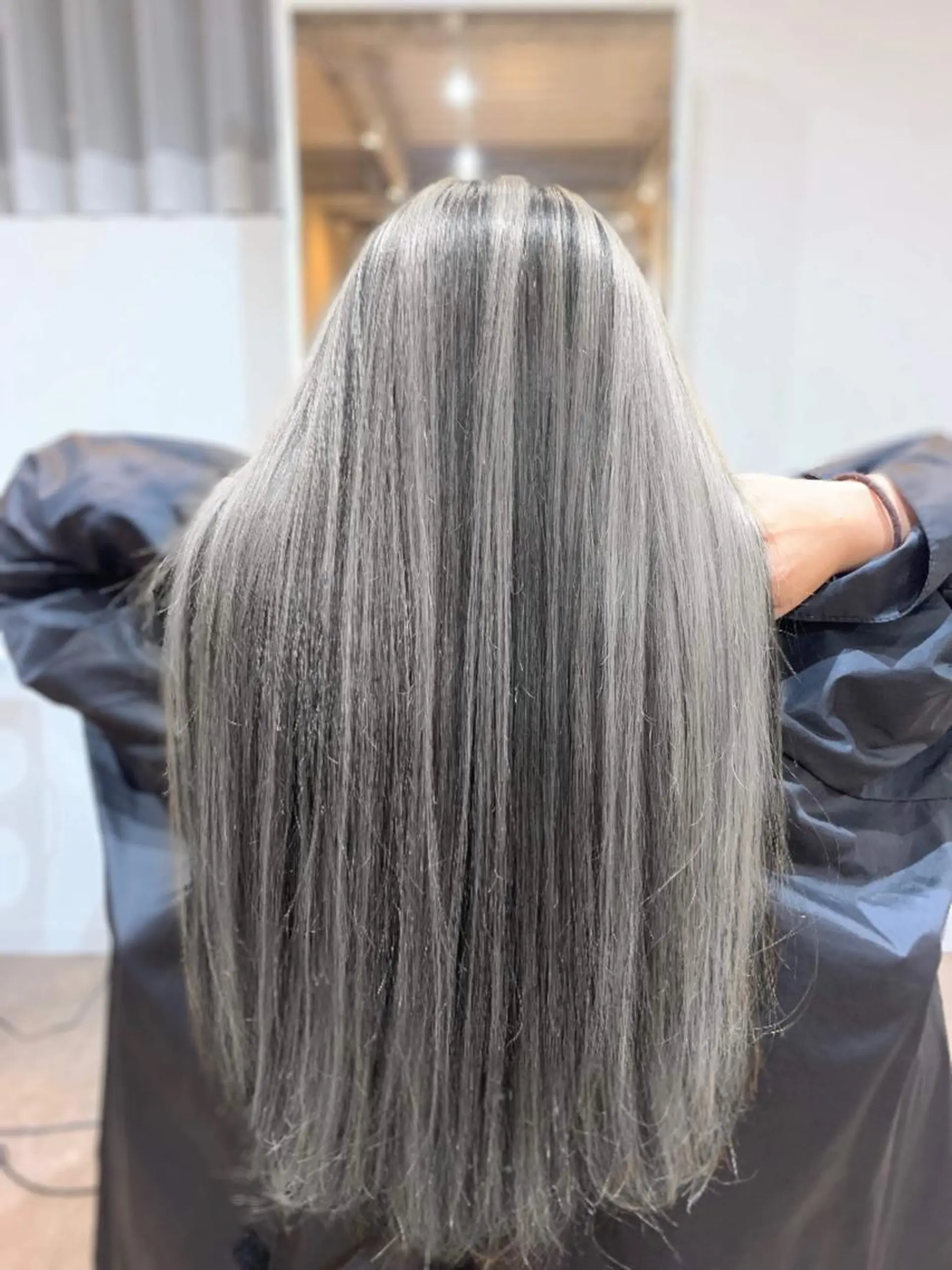 ロング カラー na3moe【ナナナモエ】所属・髪質改善✨カラー特化 サロン🎨平尾晃一のヘアスタイル