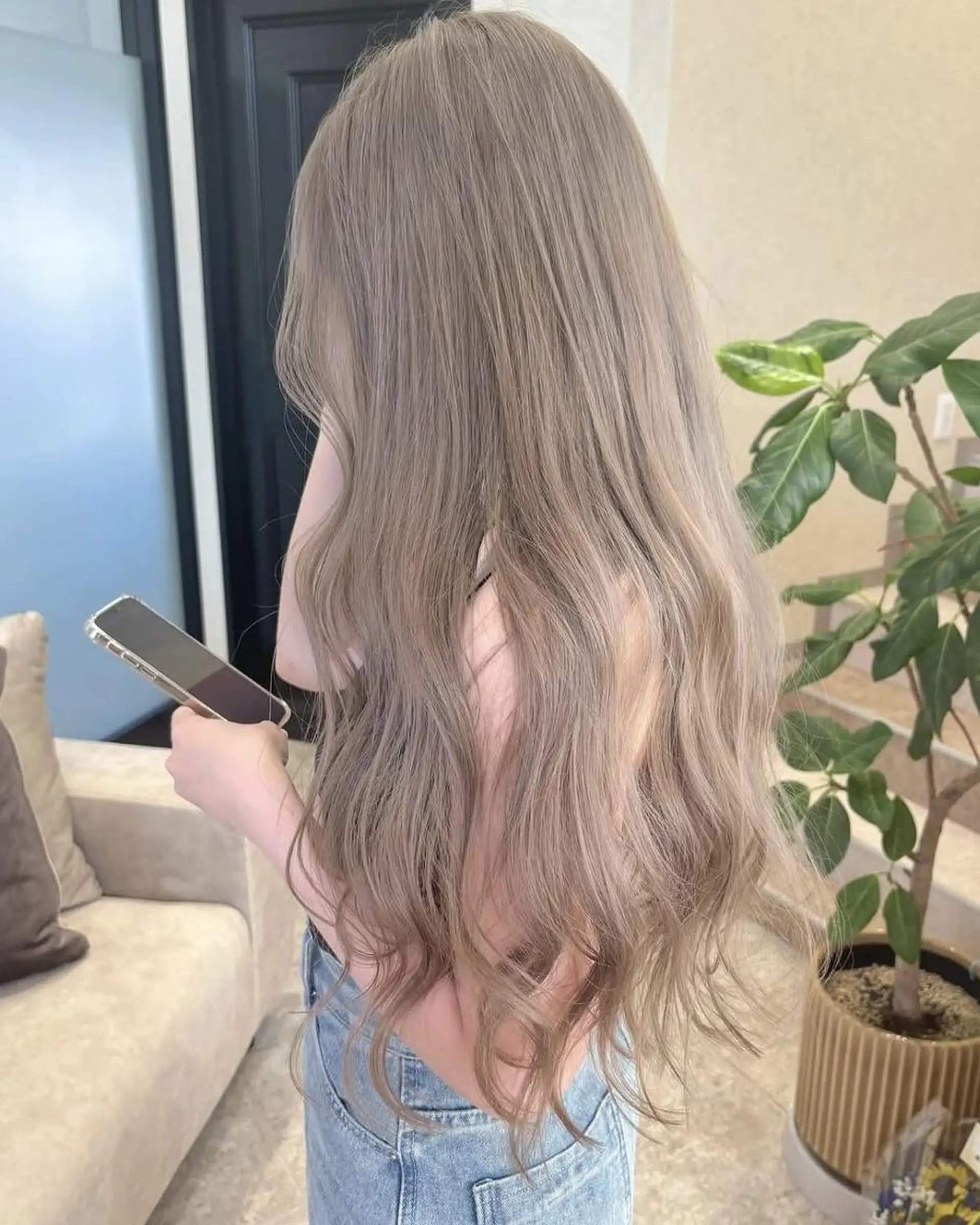 ロング カット ヘアカラー 藤井 貴美子のヘアスタイル