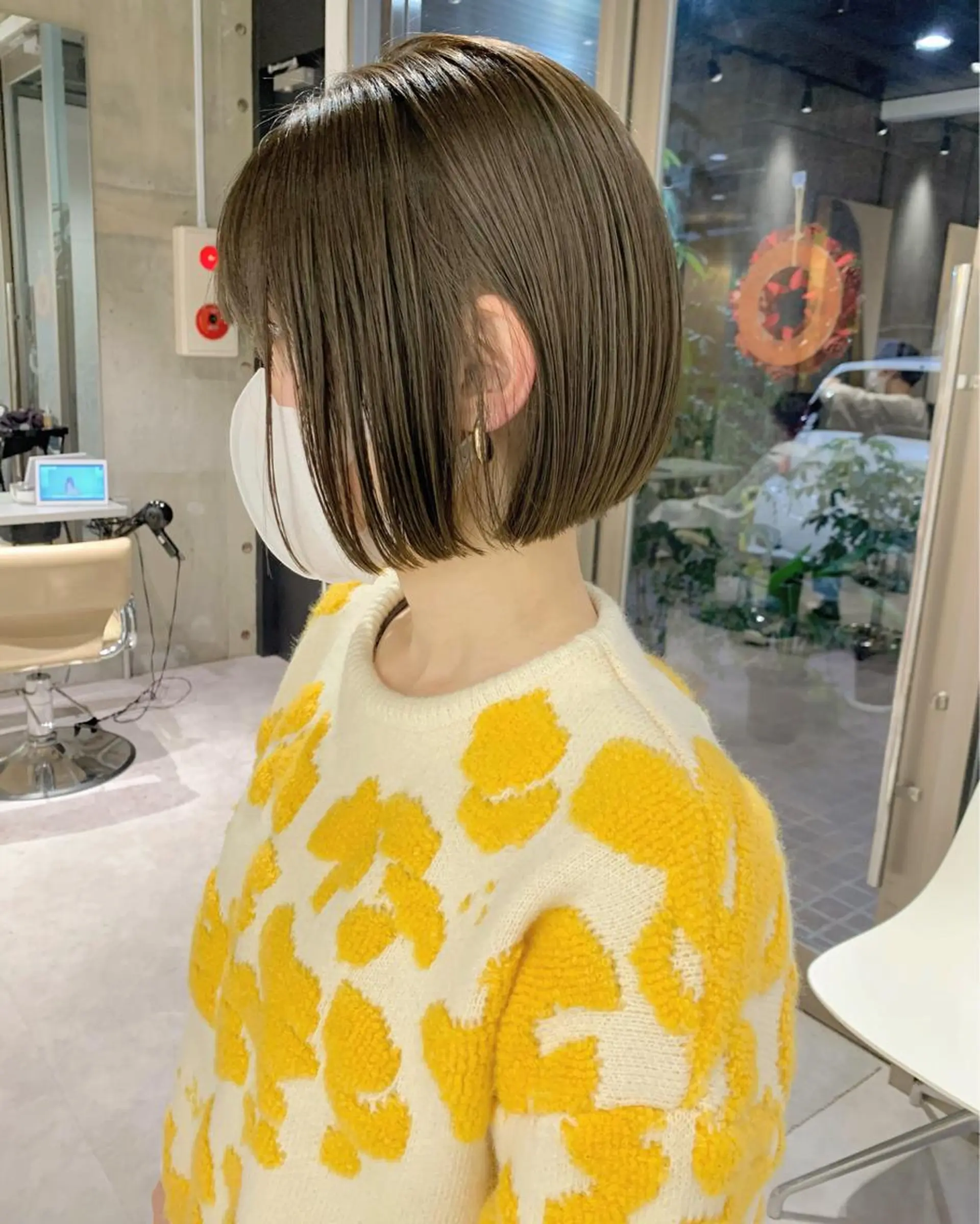 ショート カラー ブリーチ 透明感カラー グレージュ ブリーチなしカラー オリーブグレージュ iLi 《イリ》のヘアスタイル