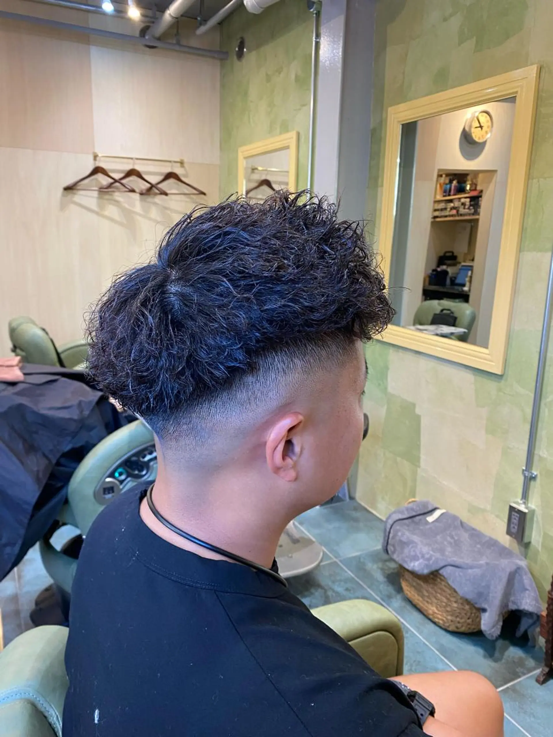 ショート パーマ メンズ フェードカット メンズパーマ スキンフェード スペインカール メンズカット/パーマ 福島区SOSOのヘアスタイル