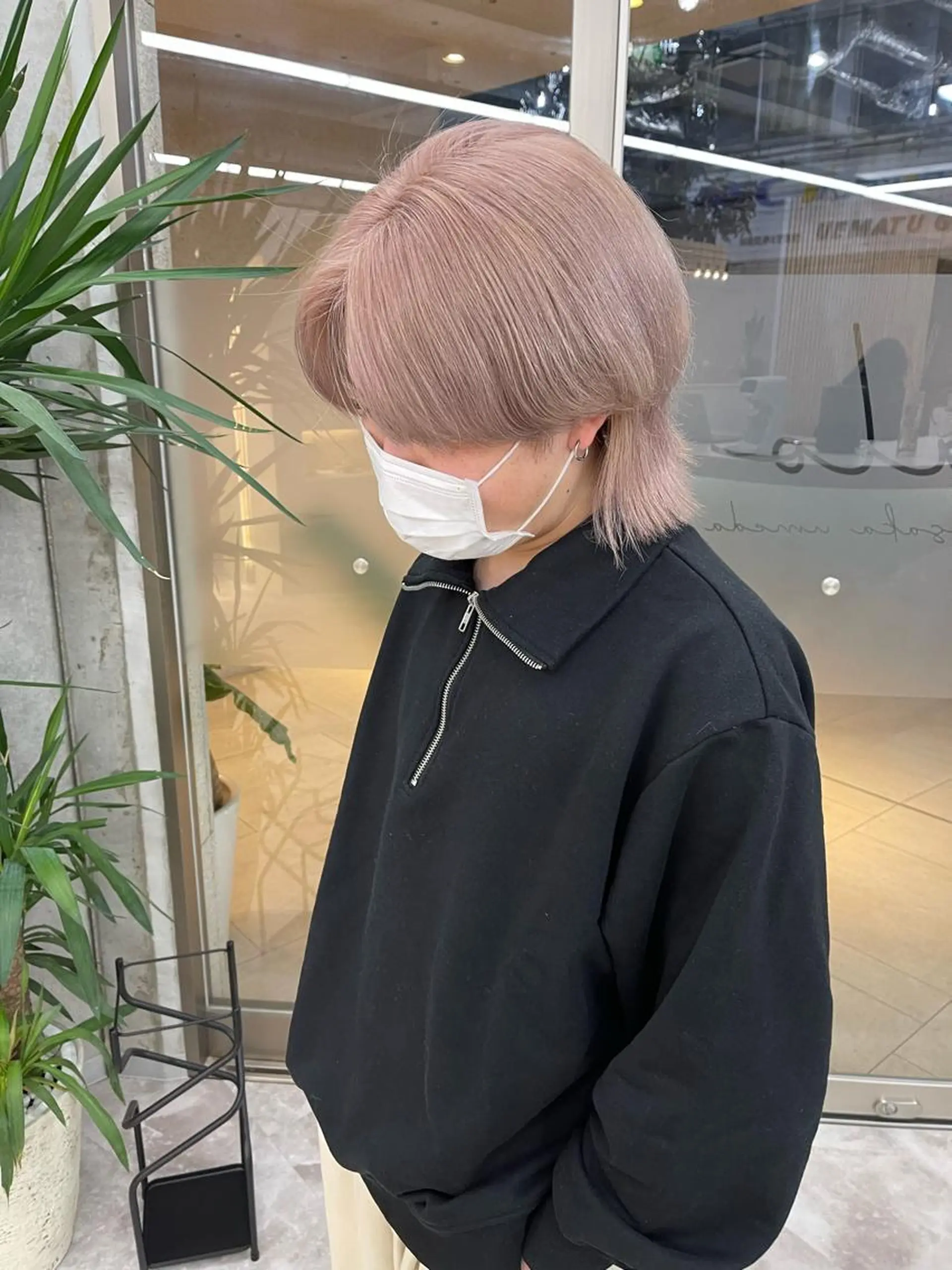 ショート ヘアカラー 福山 晴香のヘアスタイル