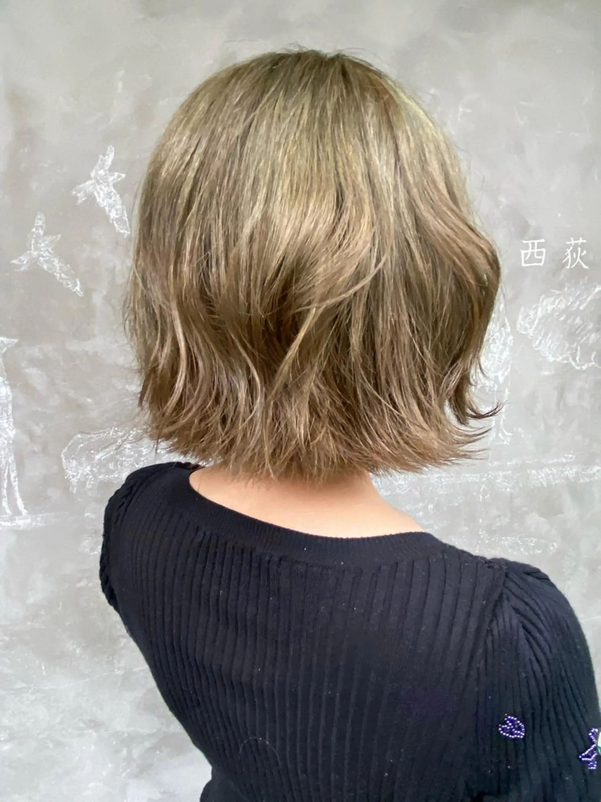 ミディアム カラー ベージュカラー ブリーチ グレージュ 原一真/ 外国人ショートヘアのヘアスタイル