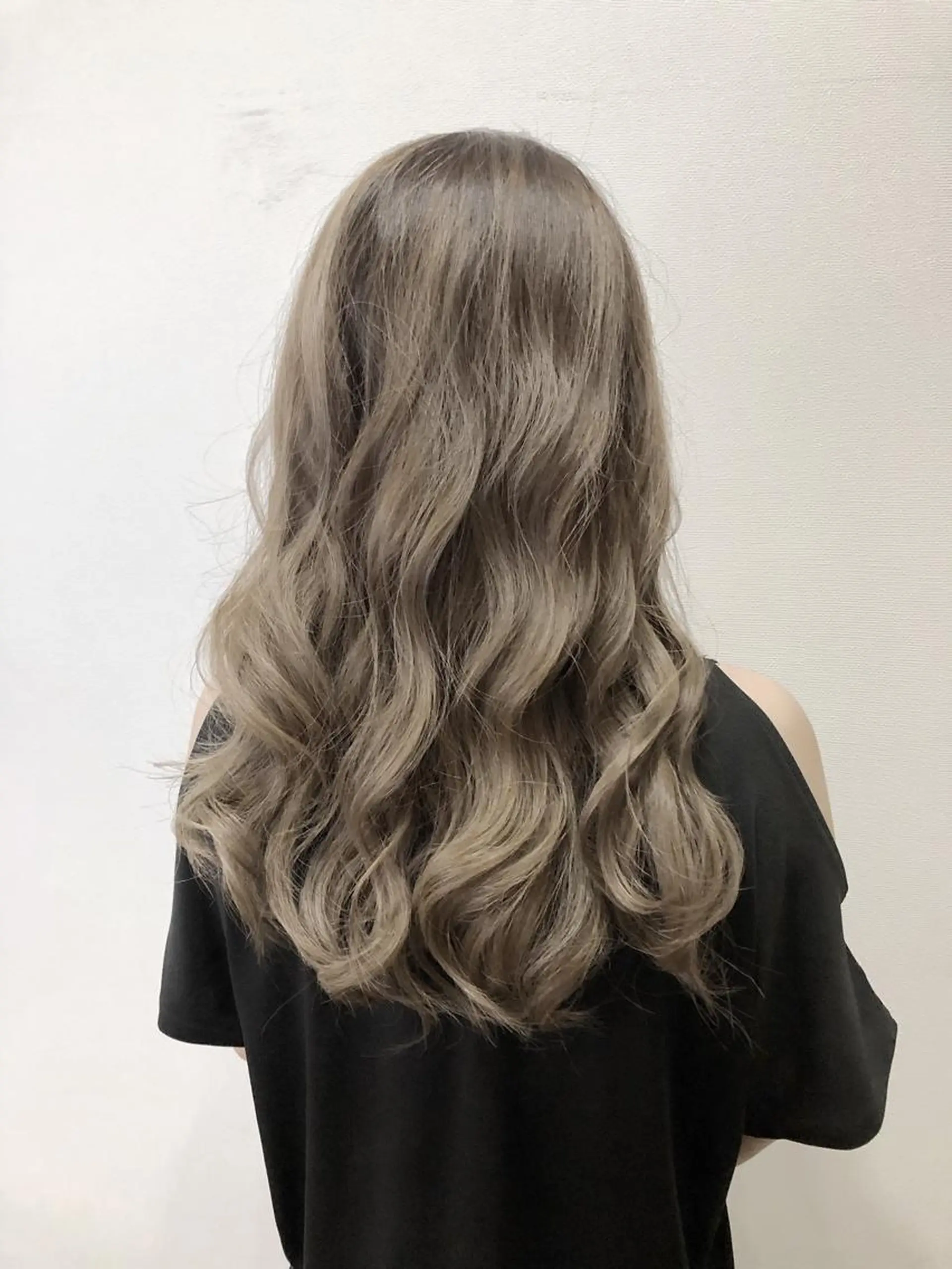 ロング ヘアカラー トリートメント 服部 樹季のヘアスタイル