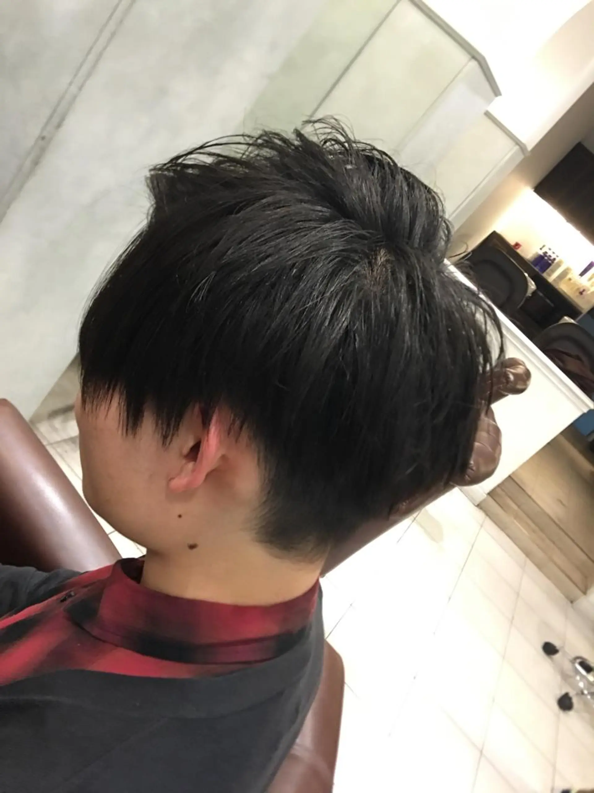 ショート メンズ ブリーチカラー🌈 嘉名 真樹のヘアスタイル