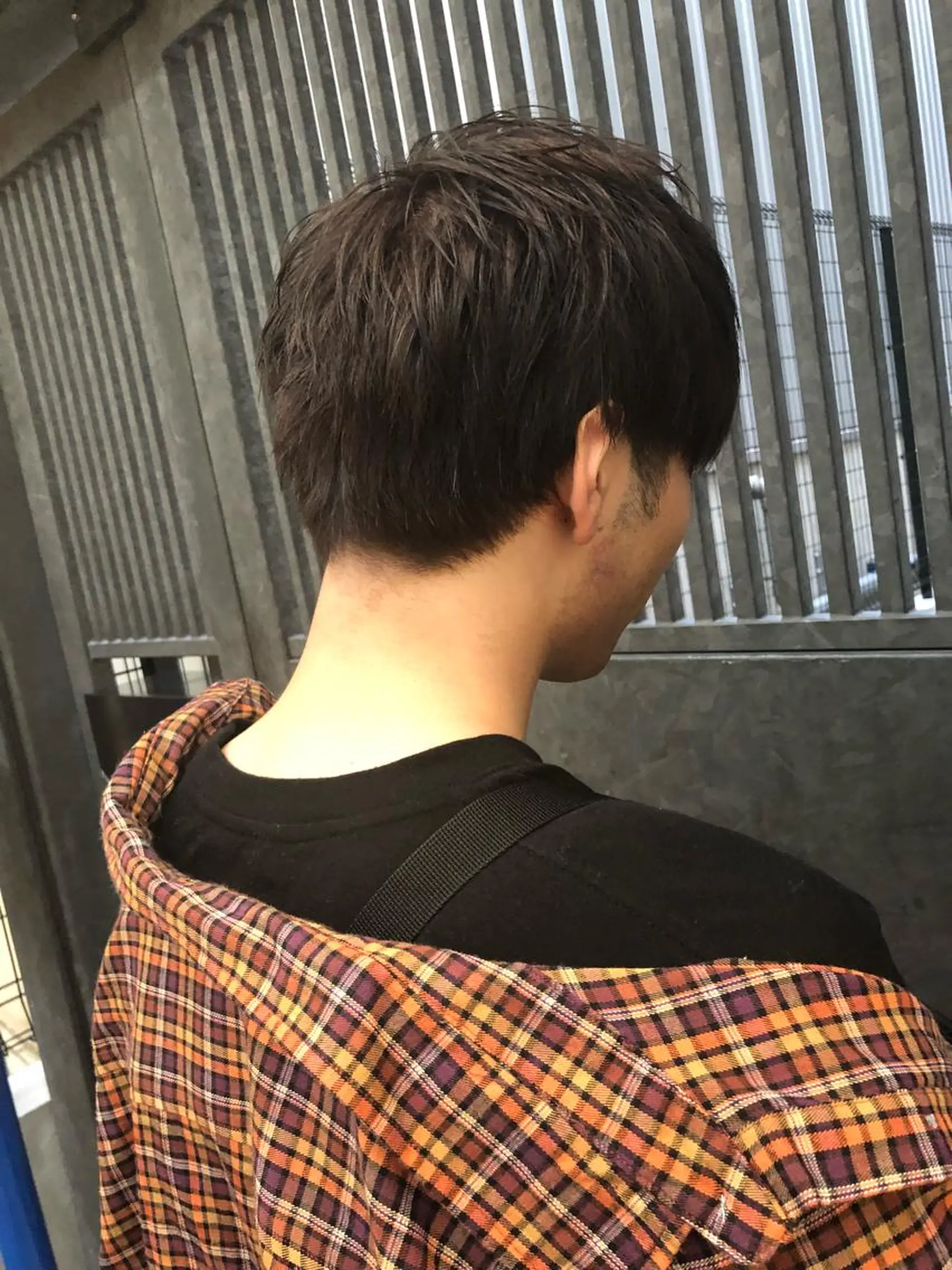 ショート カラー メンズ ウルフカット／吉村 桃子のヘアスタイル