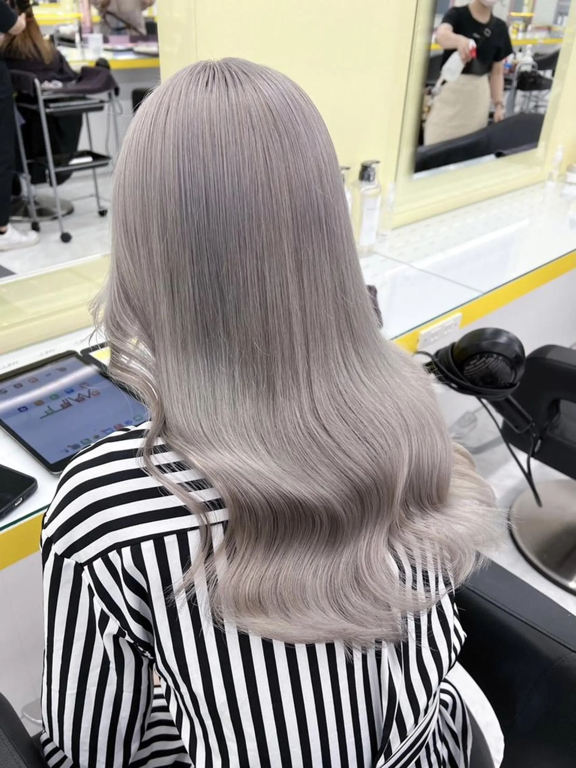 カラー カット ヘアカラー 透明感🤍レイヤー ベージュ‎🤍ピンクのヘアスタイル