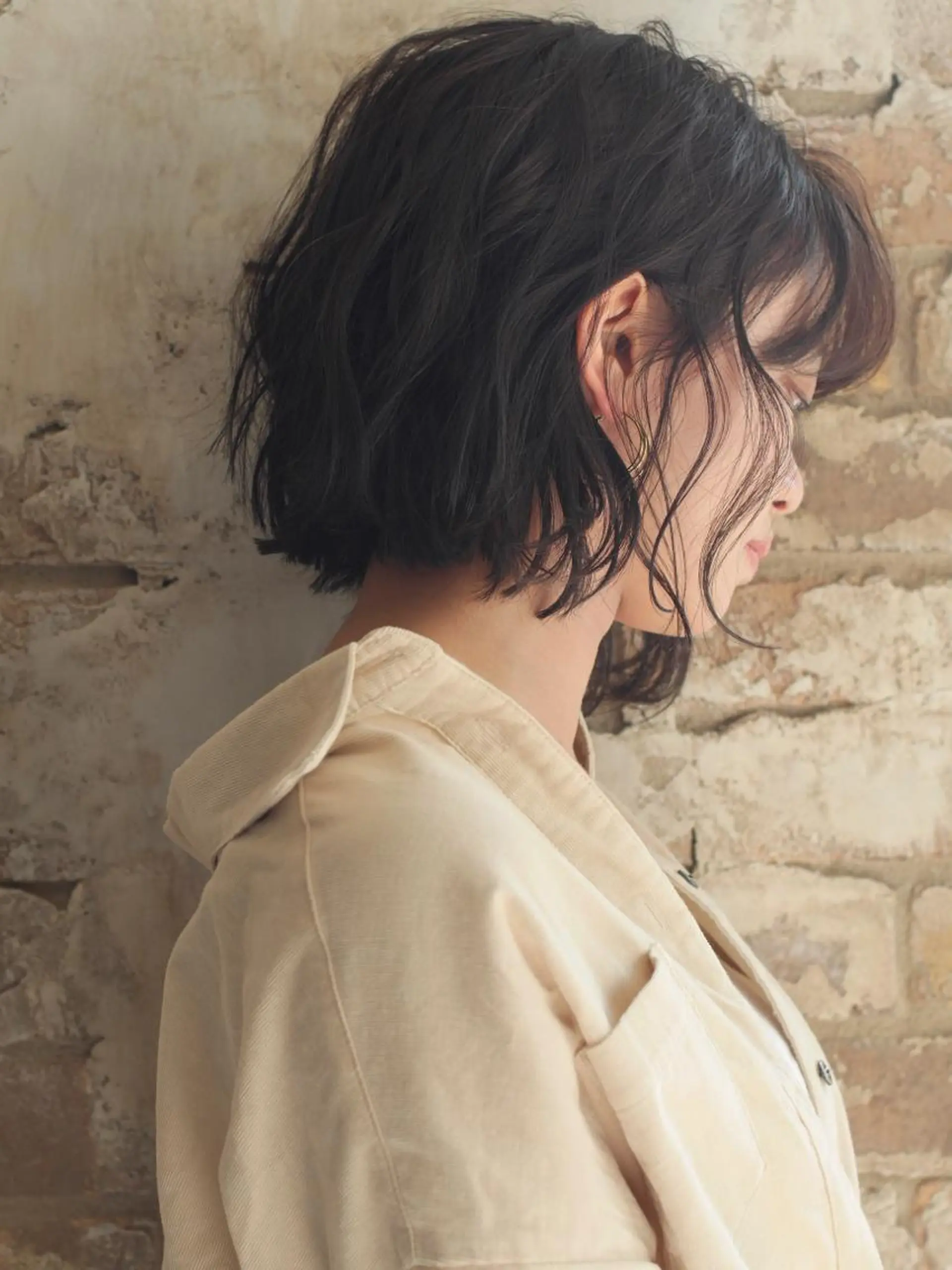 ショート カラー ヘアアレンジ ボブ 外ハネヘア 暗髪カラー🫐パーマ おくだりんかのヘアスタイル