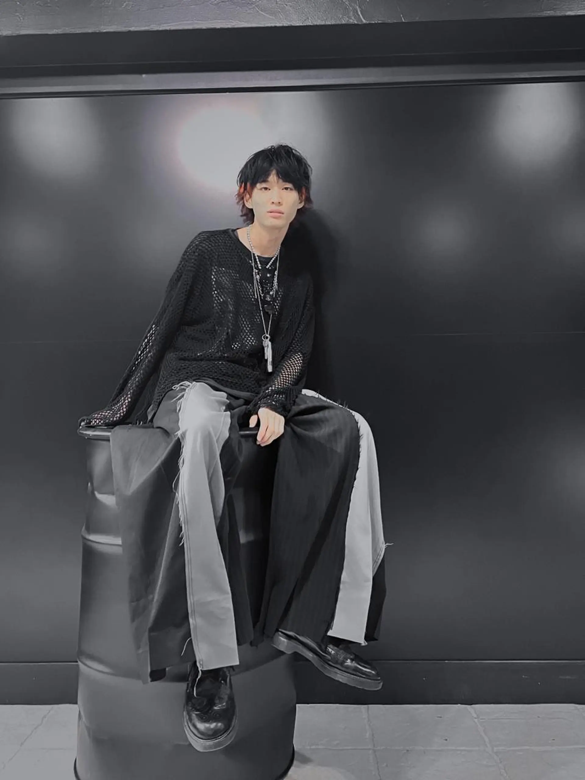 ミディアム カラー パーマ メンズ ミディアムパーマ メンズブリーチ ビジネス センターパート ダウンパーマ カット ヘアカラー トリートメント ヘアセット メンズサロン【owl 心斎橋】難波/アメ村のヘアスタイル