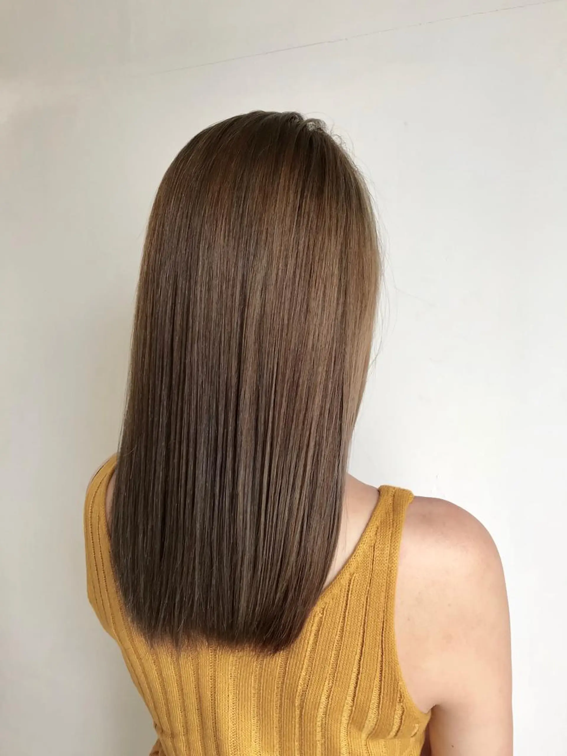 セミロング カラー グレージュ カーキグレージュ ヘアカラー トリートメント ヘッドスパ Akua【代表】 Kazumaのヘアスタイル