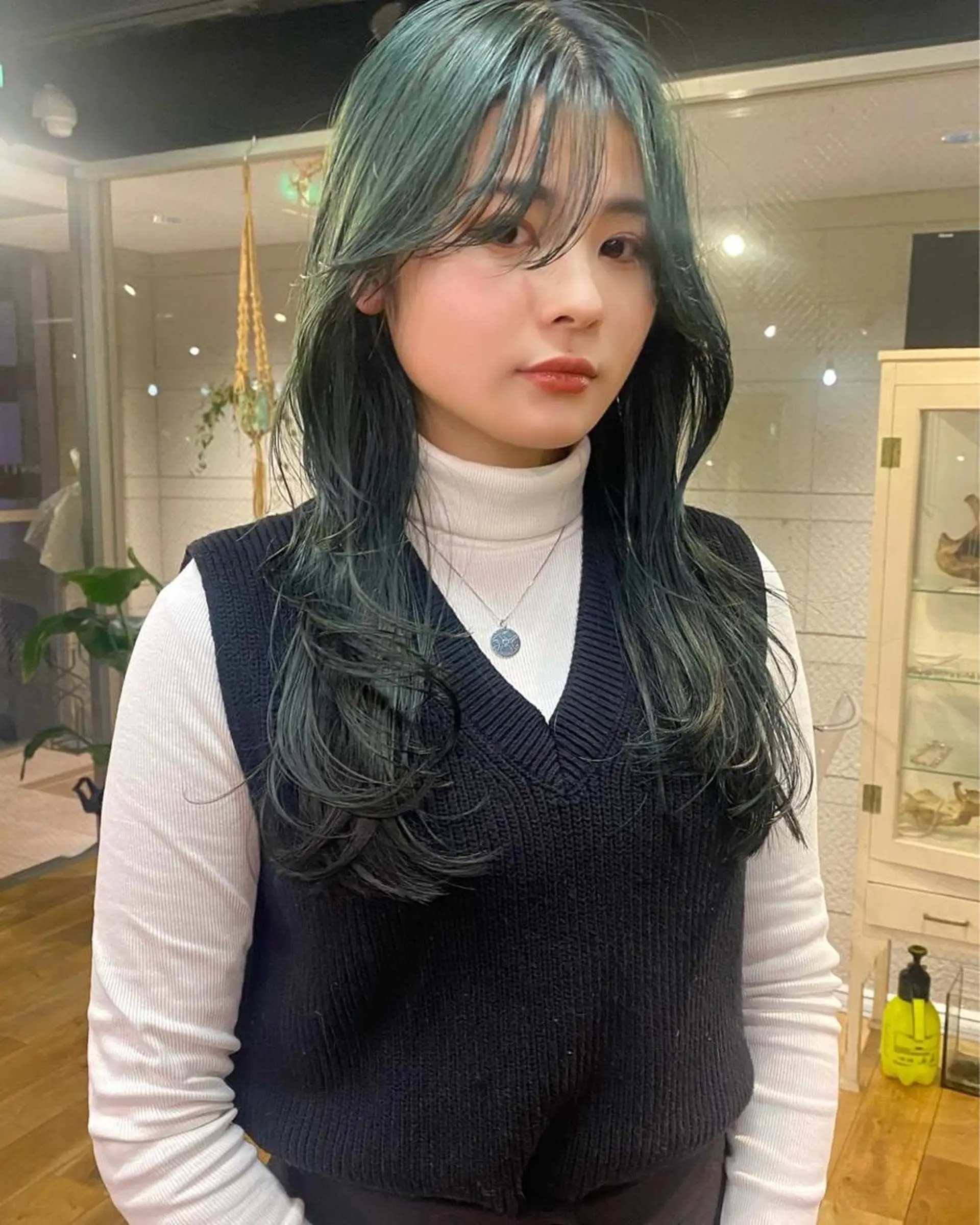 ロング カラー ヘアアレンジ ダークグリーン ハイトーンカラー 撮影モデル募集 🦋soemikaのヘアスタイル