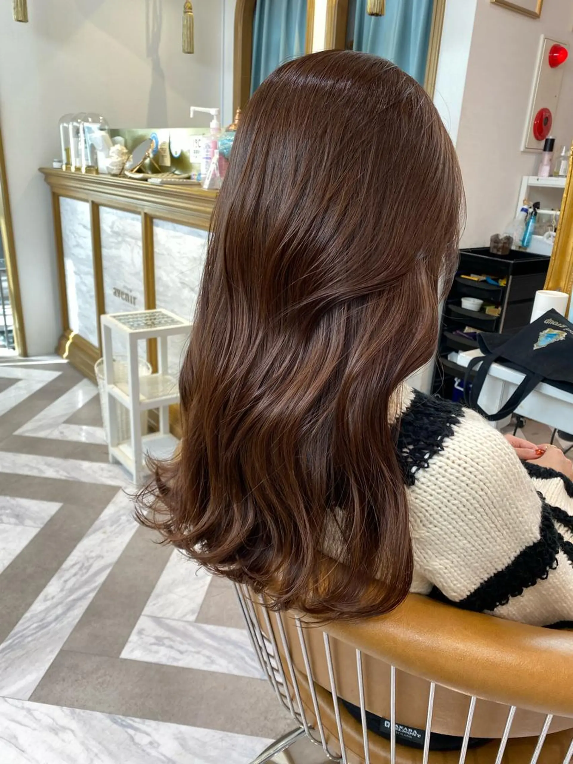 ミディアム カラー カット ヘアカラー トリートメント レイヤーカット /透明感カラー西田のヘアスタイル