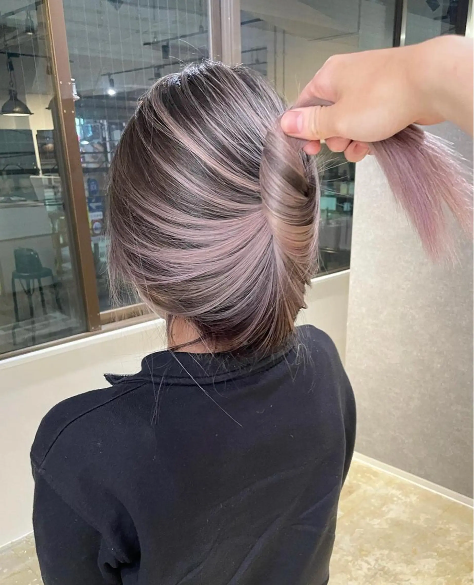 ロング カラー バレイヤージュ ブリーチ 透明感カラー ダブルカラー ハイライトカラー ヘアカラー Merly Osakaのヘアスタイル