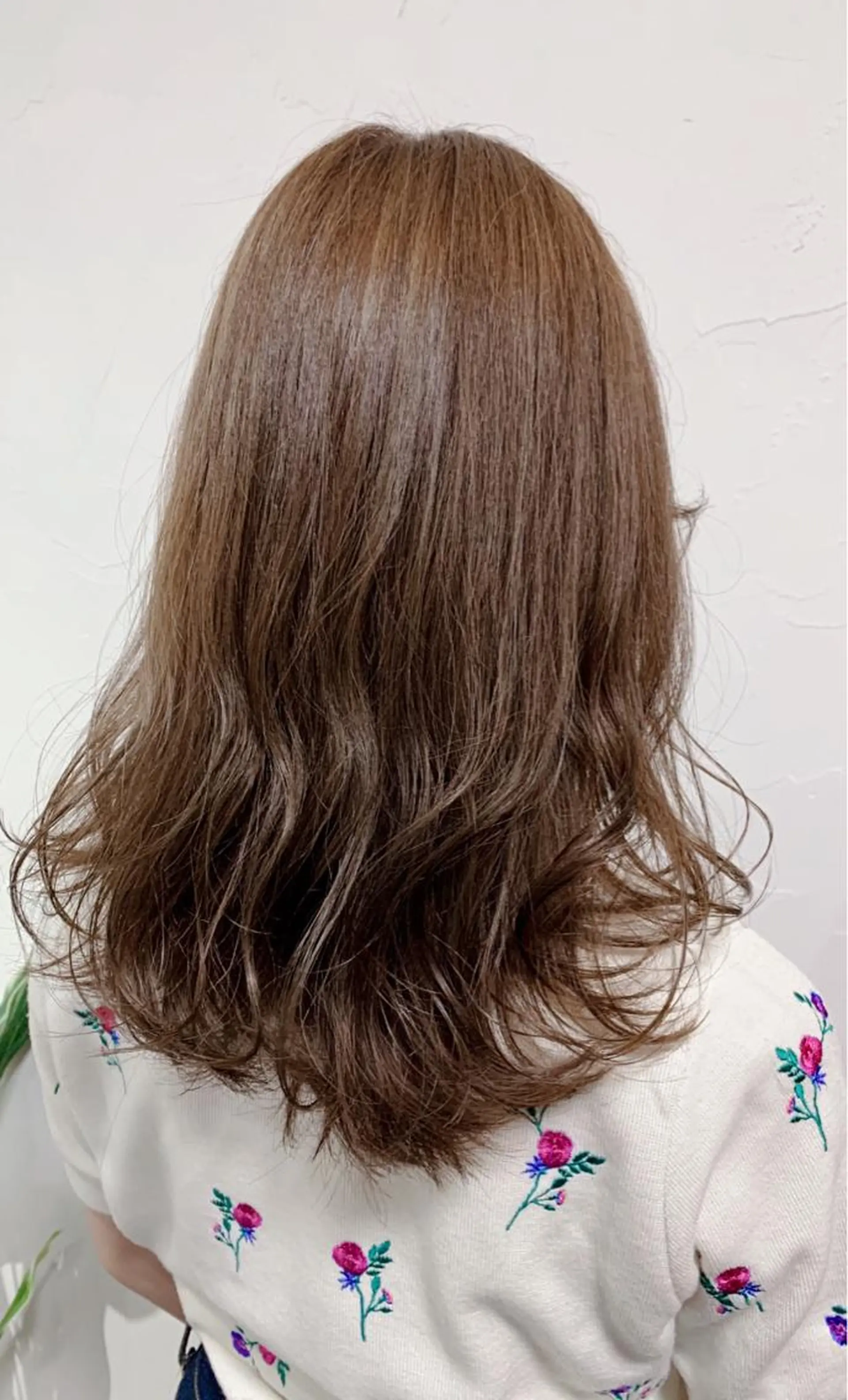 ロング カラー ベージュカラー ミルクティーベージュ 脇田 杏菜のヘアスタイル