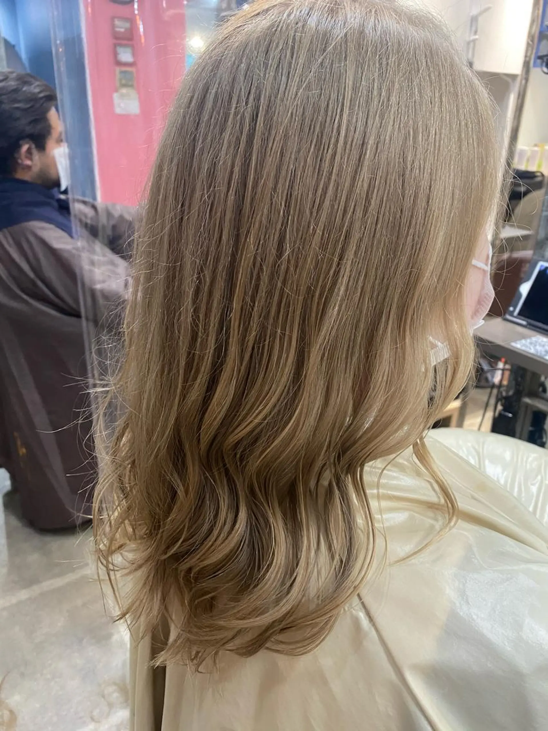 セミロング カラー くせ毛多毛特化 高橋　淳のヘアスタイル