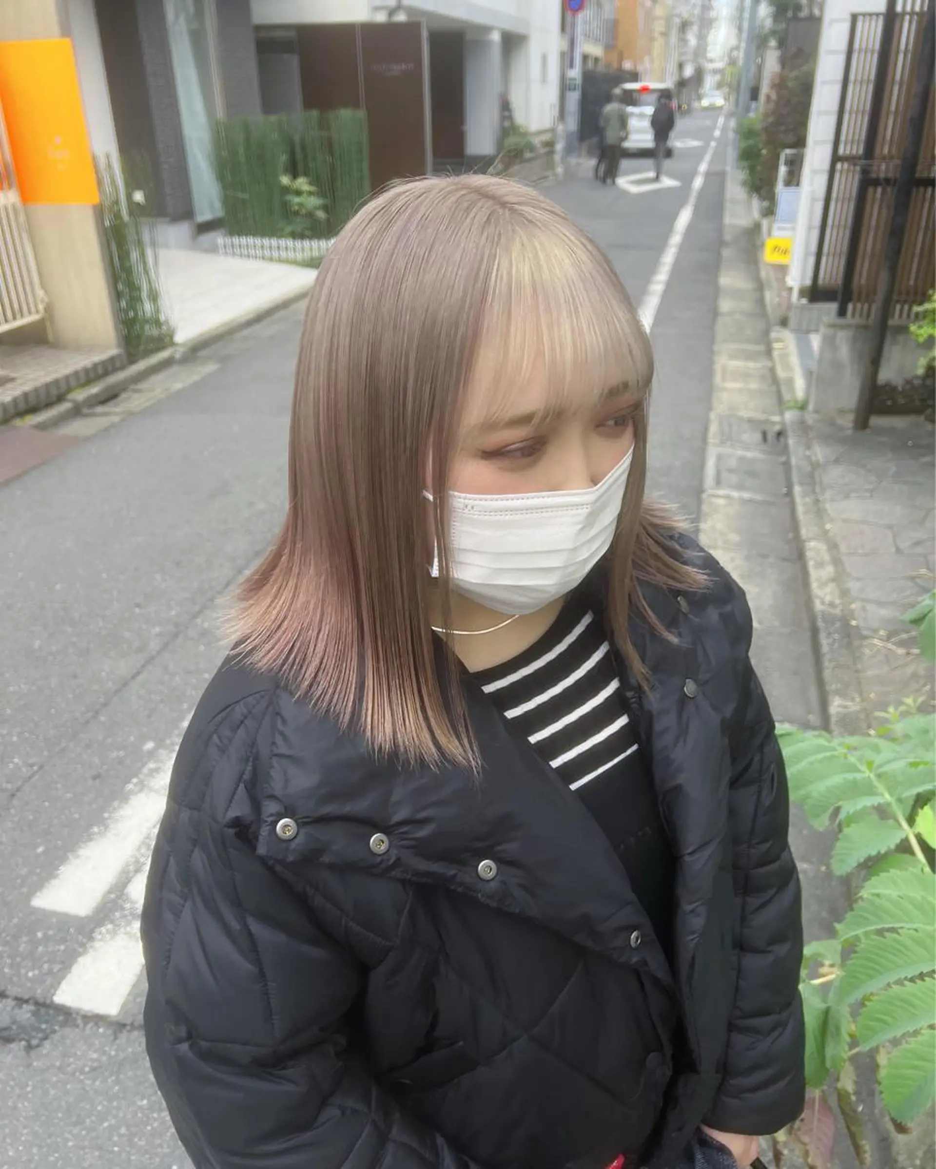 ミディアム カラー ブリーチ デザインカラー ハイトーンカラー カット ヘアカラー トリートメント 抜きっぱなしブロンド /ハイトーン/カナタのヘアスタイル