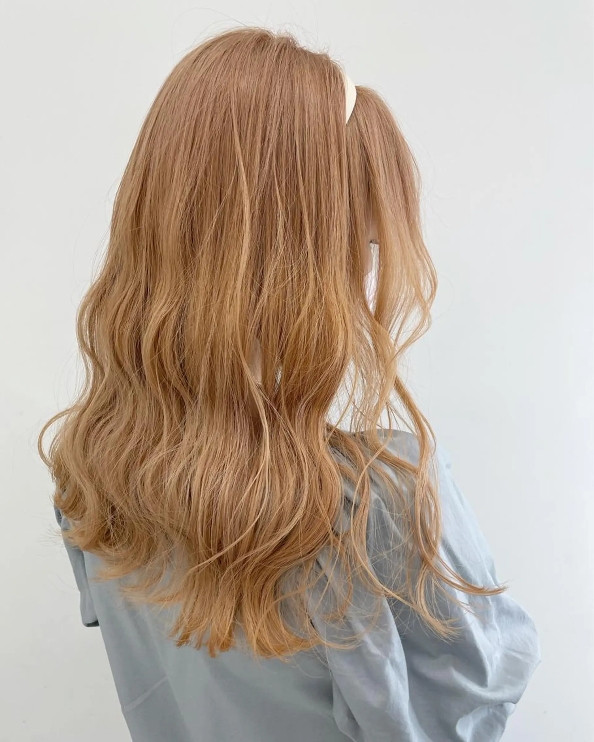 セミロング 手島 カミラのヘアスタイル