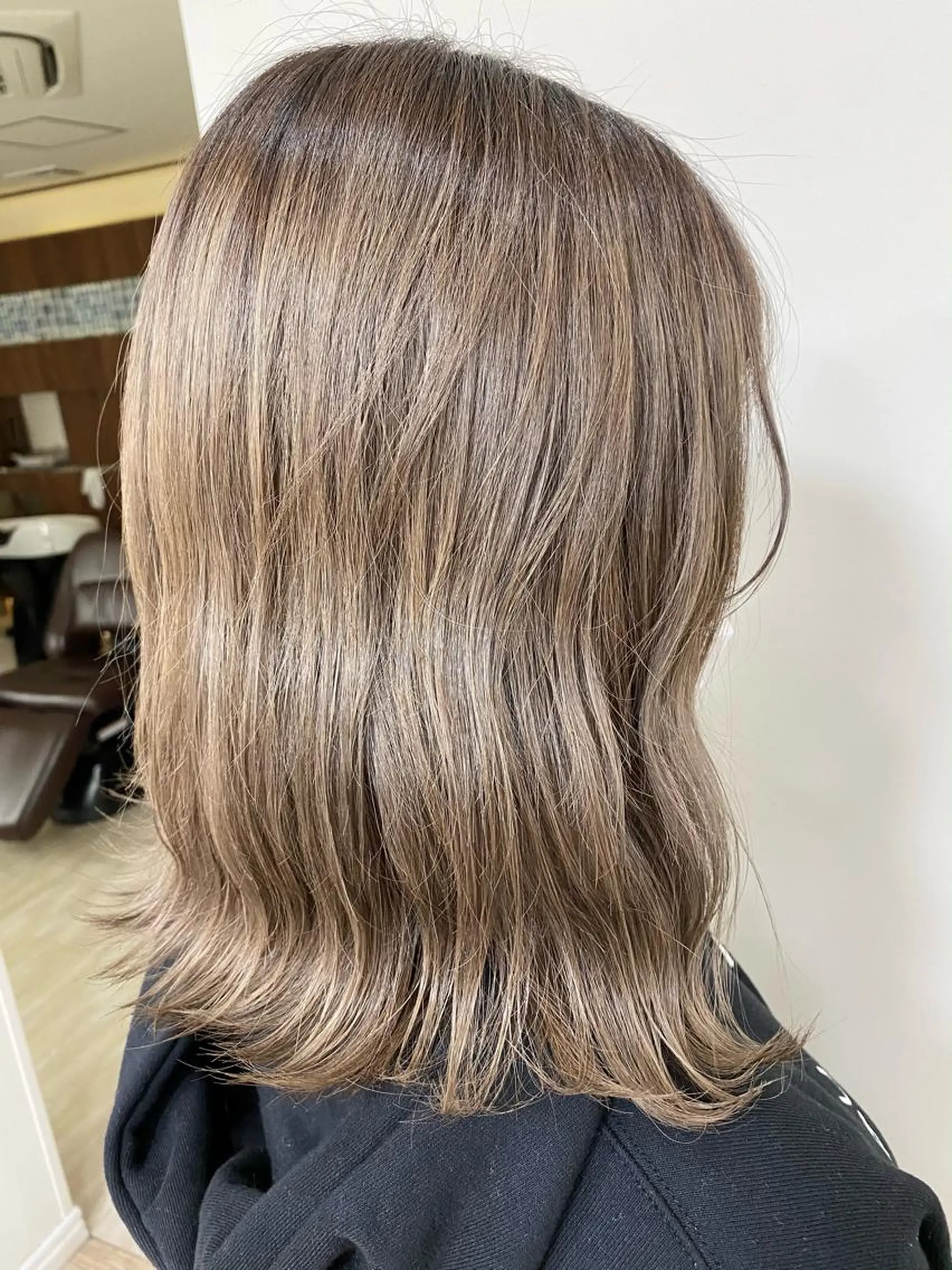 カラー SALOWIN栄 高須大貴のヘアスタイル