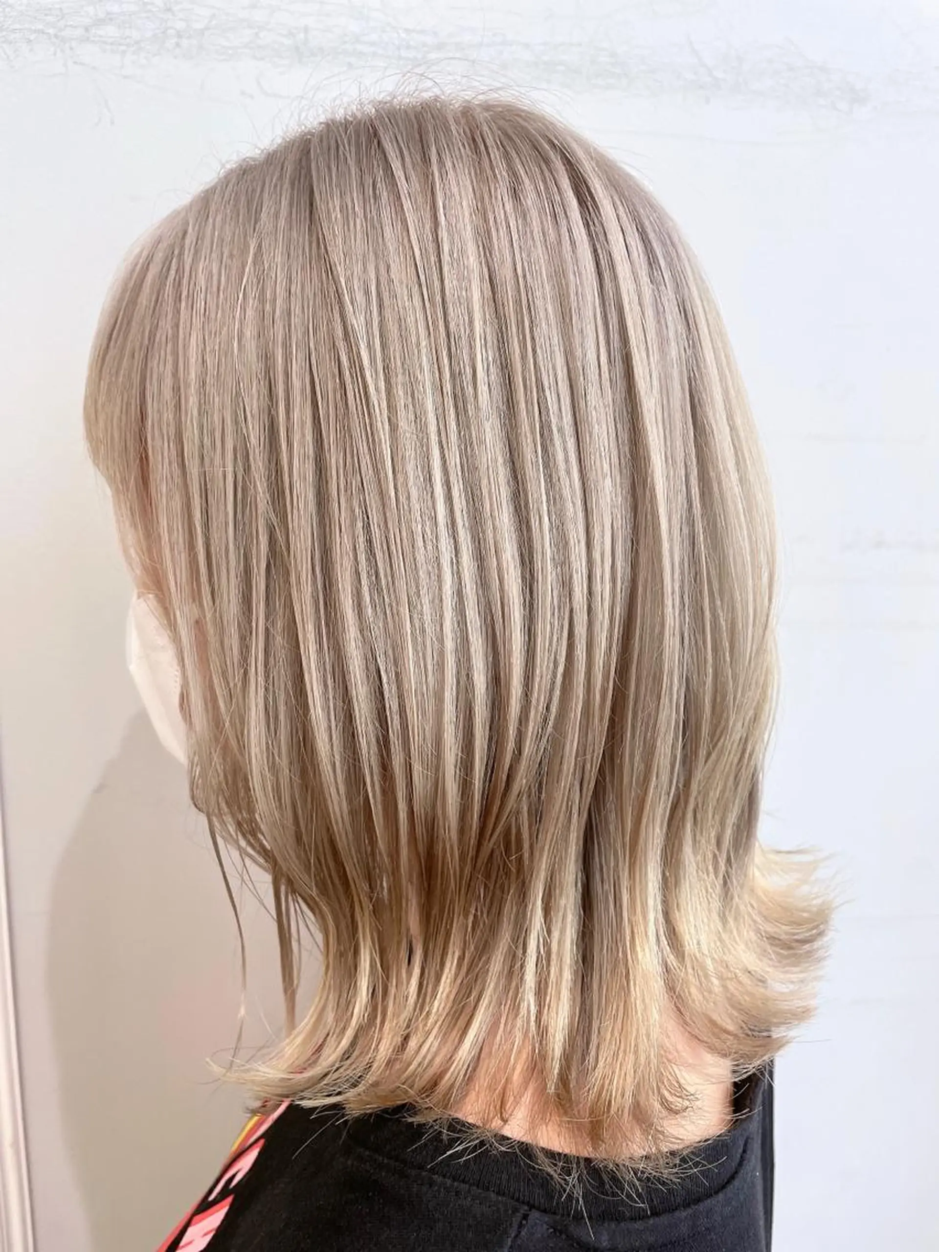ミディアム カラー ベージュカラー ブリーチ ホワイトベージュ カット ヘアカラー トリートメント 🦖鶴岡香純🦖 5/1から復帰しますのヘアスタイル