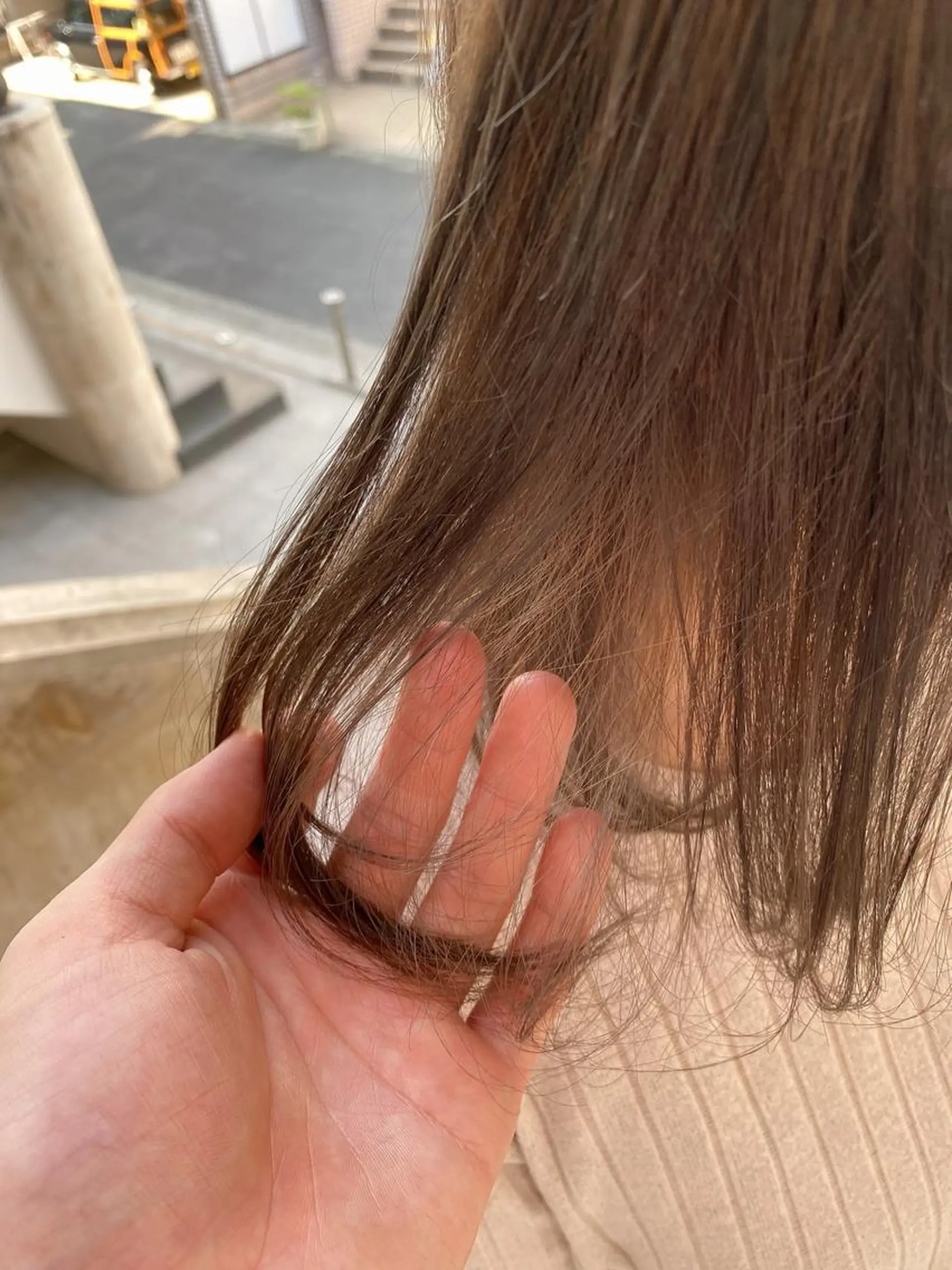 ミディアム カラー ベージュカラー ブリーチ ミルクティーベージュ ブリーチなし✨艶髪 カラー𓃲YAGIのヘアスタイル