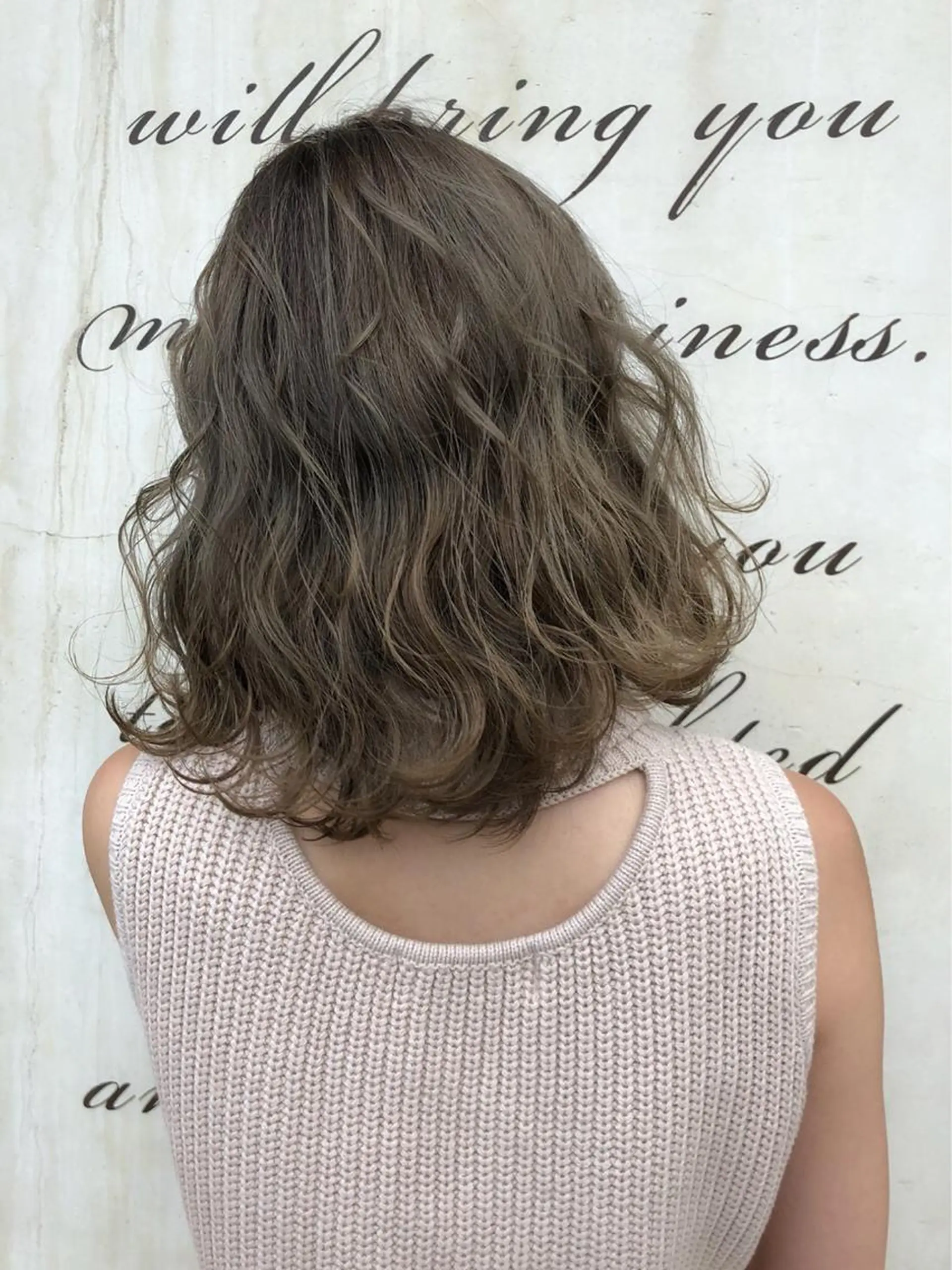 ミディアム カラー ブリーチ グレージュ 森 早希絵のヘアスタイル