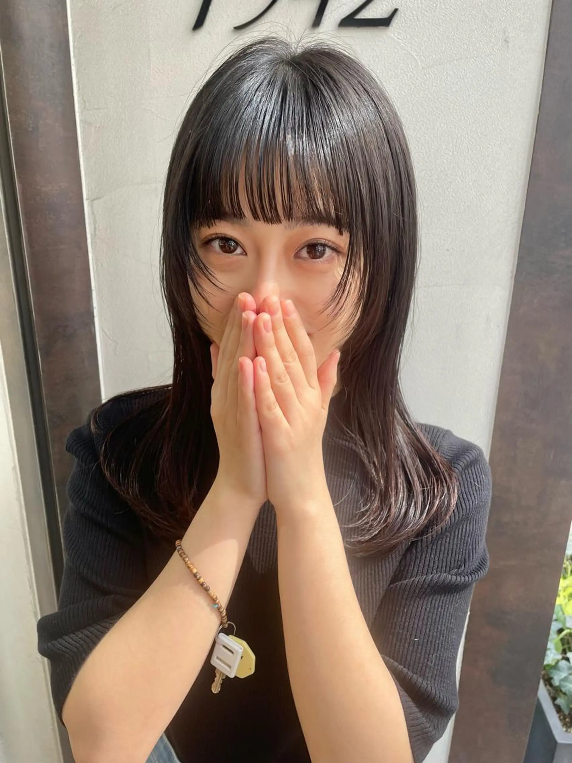 セミロング 顔まわりレイヤー レイヤーカット 冨永 さやかのヘアスタイル