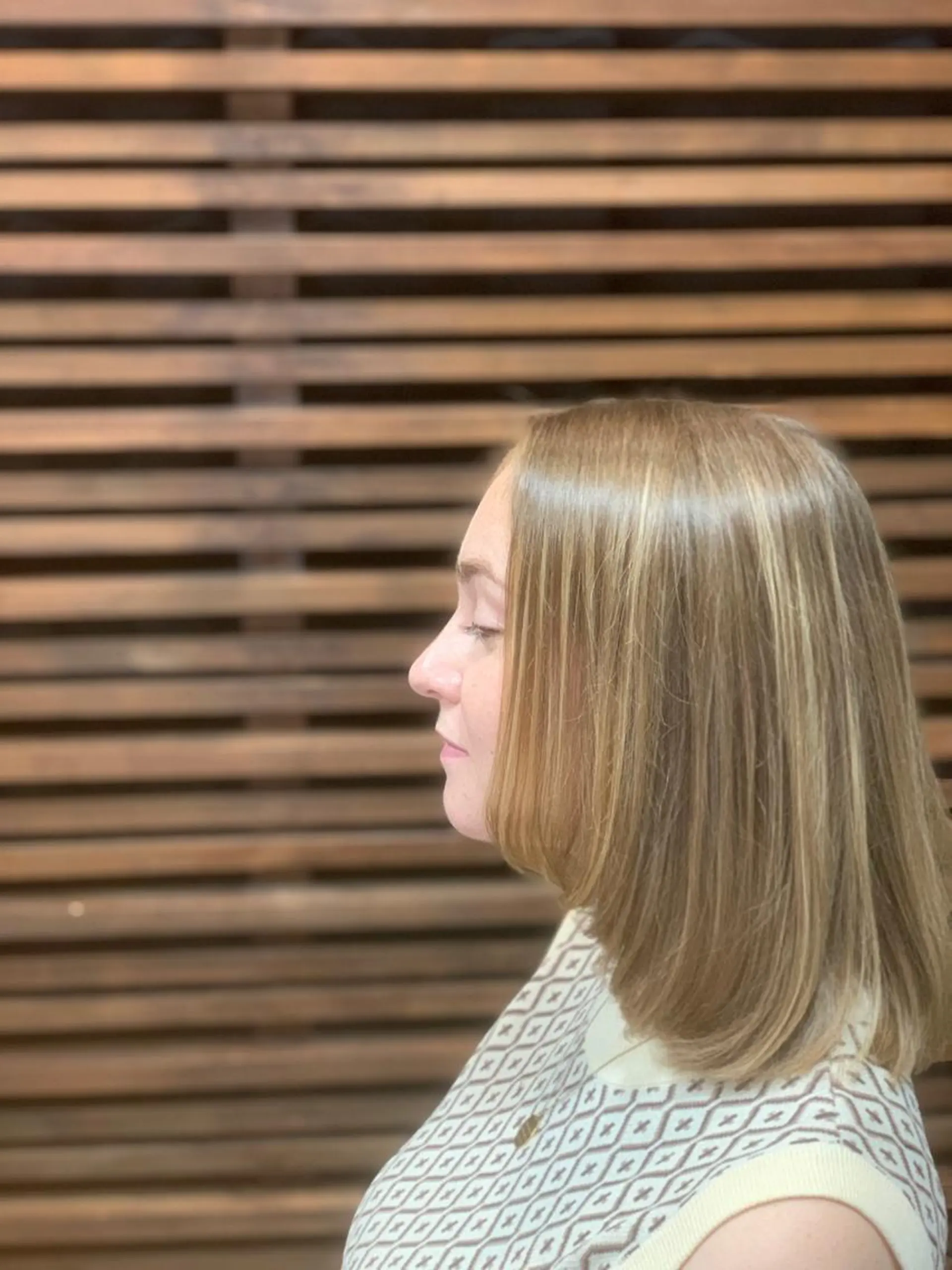 ミディアム 顔まわりレイヤー 顔周りカット ハイライト レイヤーカット ♣︎Rikitake Yasu ✂︎のヘアスタイル