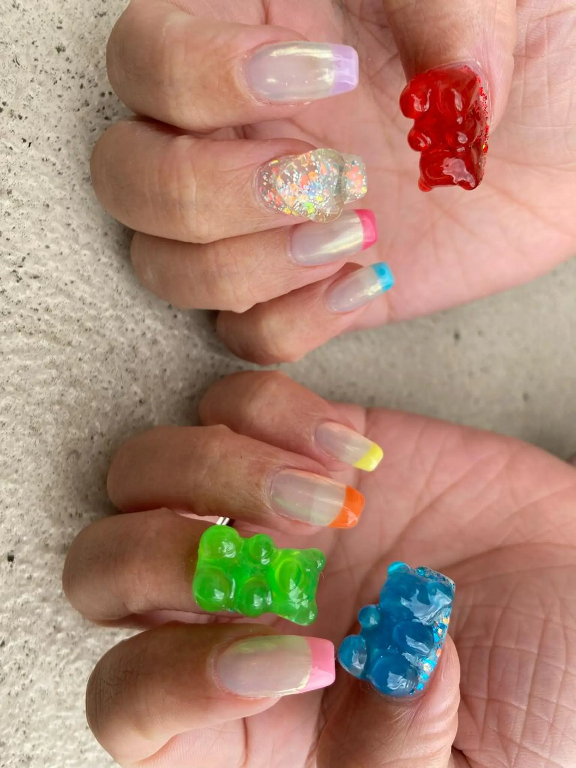 ミディアム ネイル ハンドネイル フットネイル ✴︎ Delightのネイルデザイン