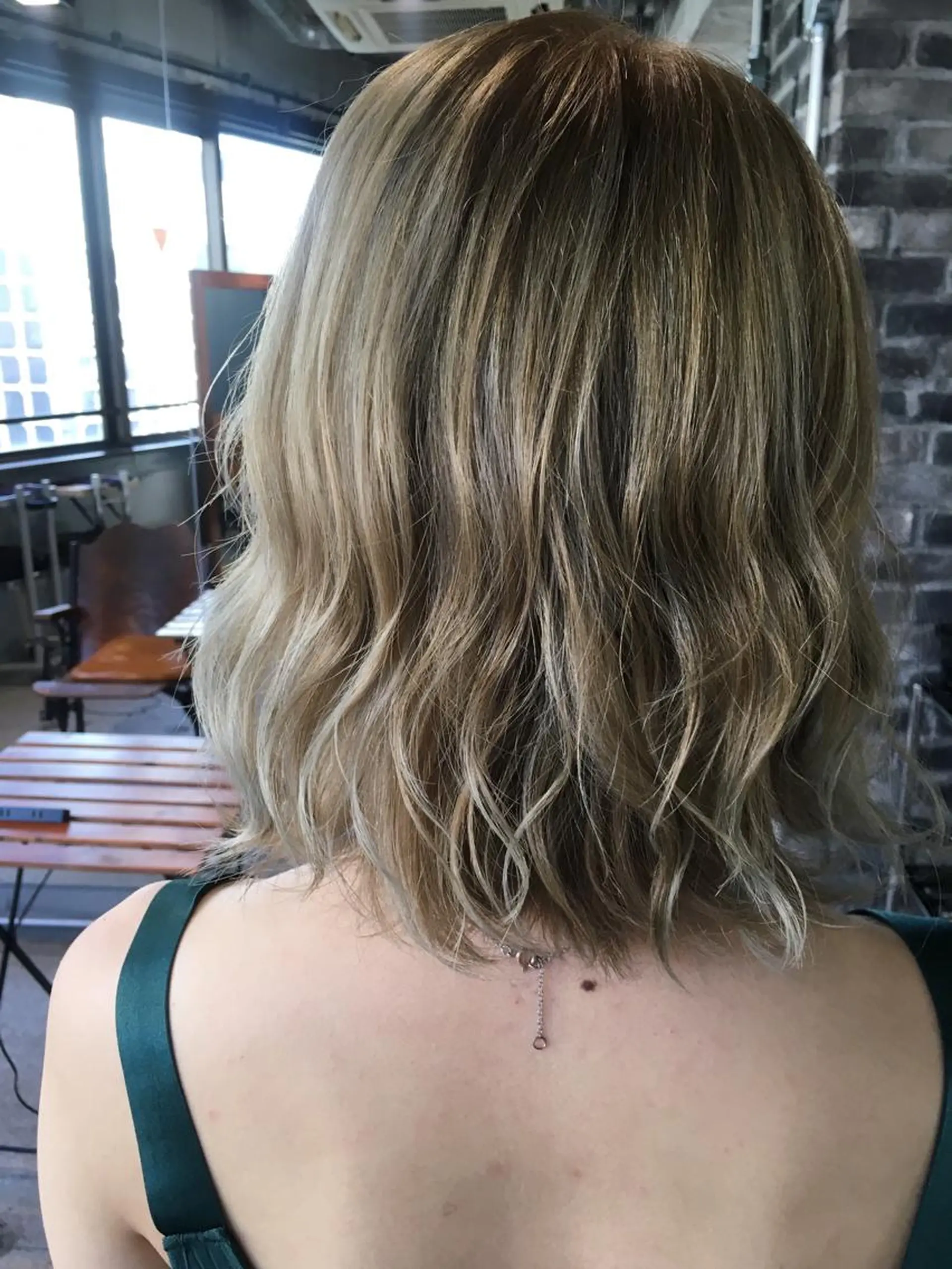 ショート カラー アッシュ アッシュブロンド ブリーチ ブロンド 外国人風カラー 代表 中島貴志のヘアスタイル