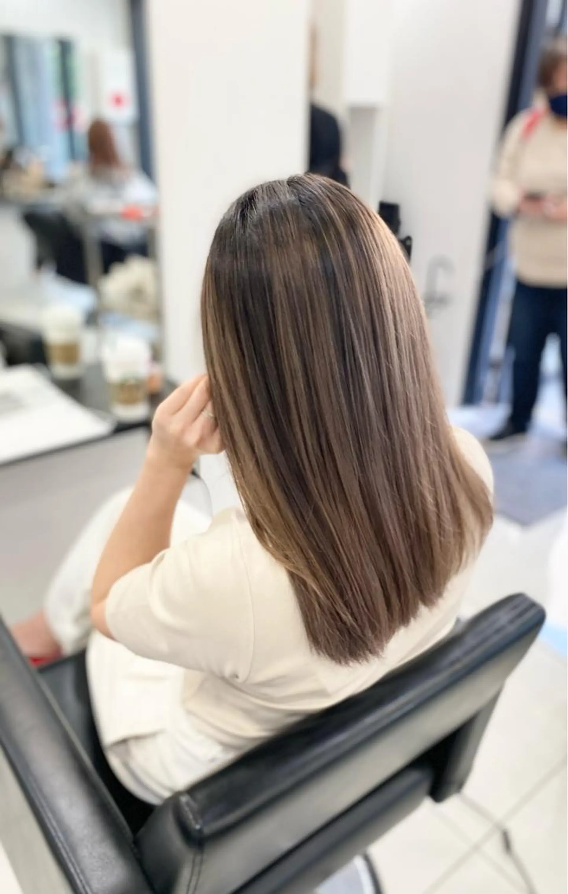 セミロング カラー バレイヤージュ ブリーチ ケアブリーチ レイヤーカット opus 店長大和 レイヤー/赤み消しのヘアスタイル