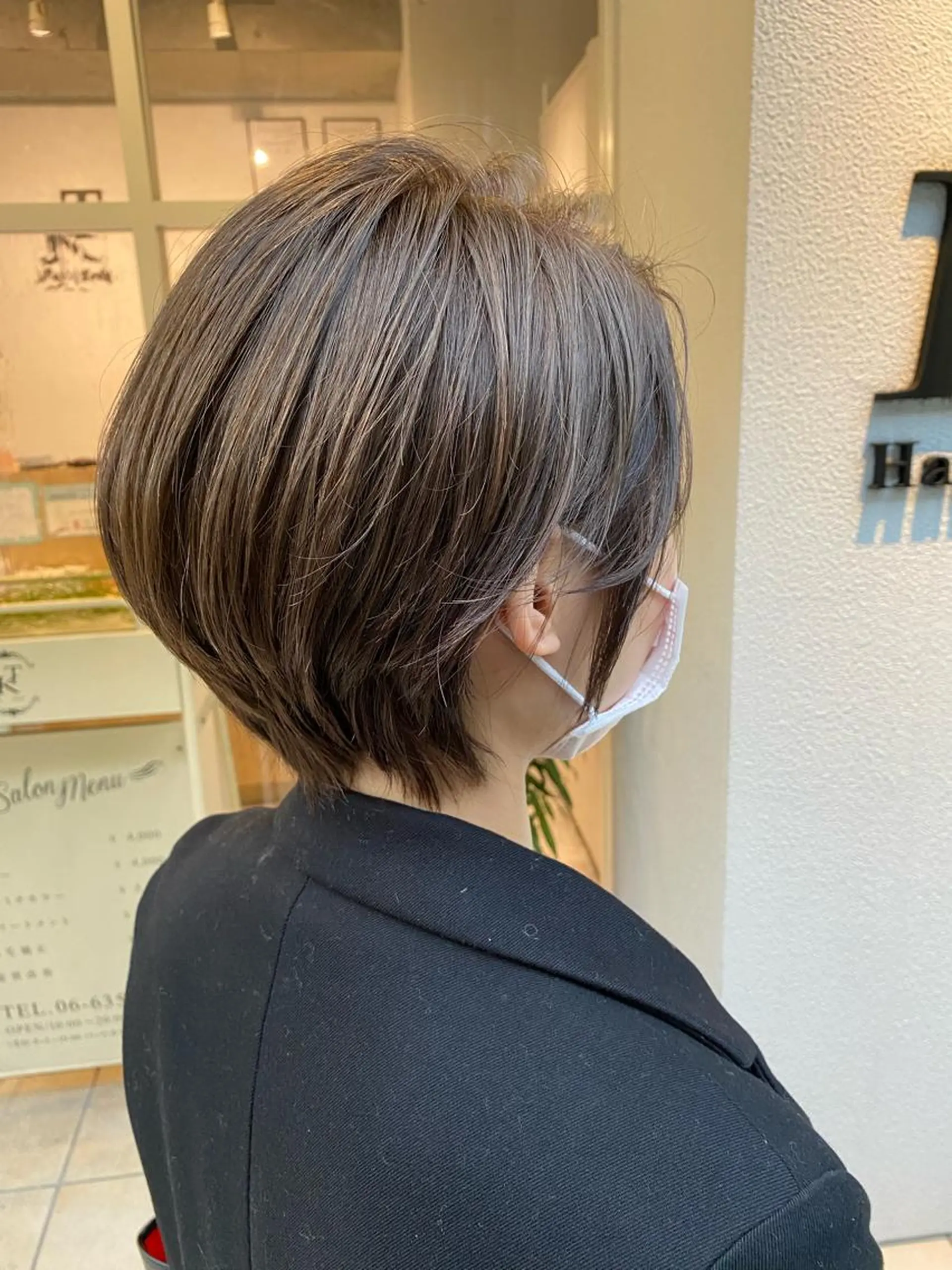 ショート ヘアカラー トリートメント 三好 智のヘアスタイル