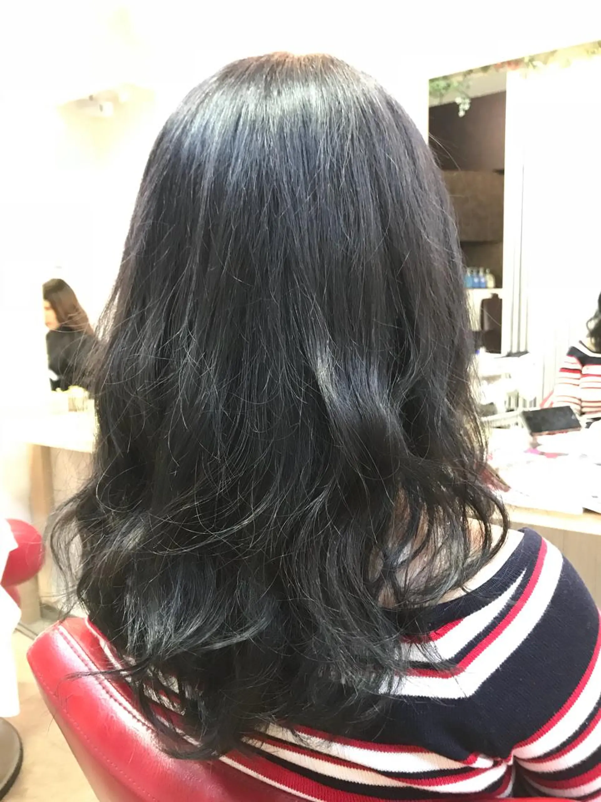 セミロング 渋谷宮益坂 omoのヘアスタイル