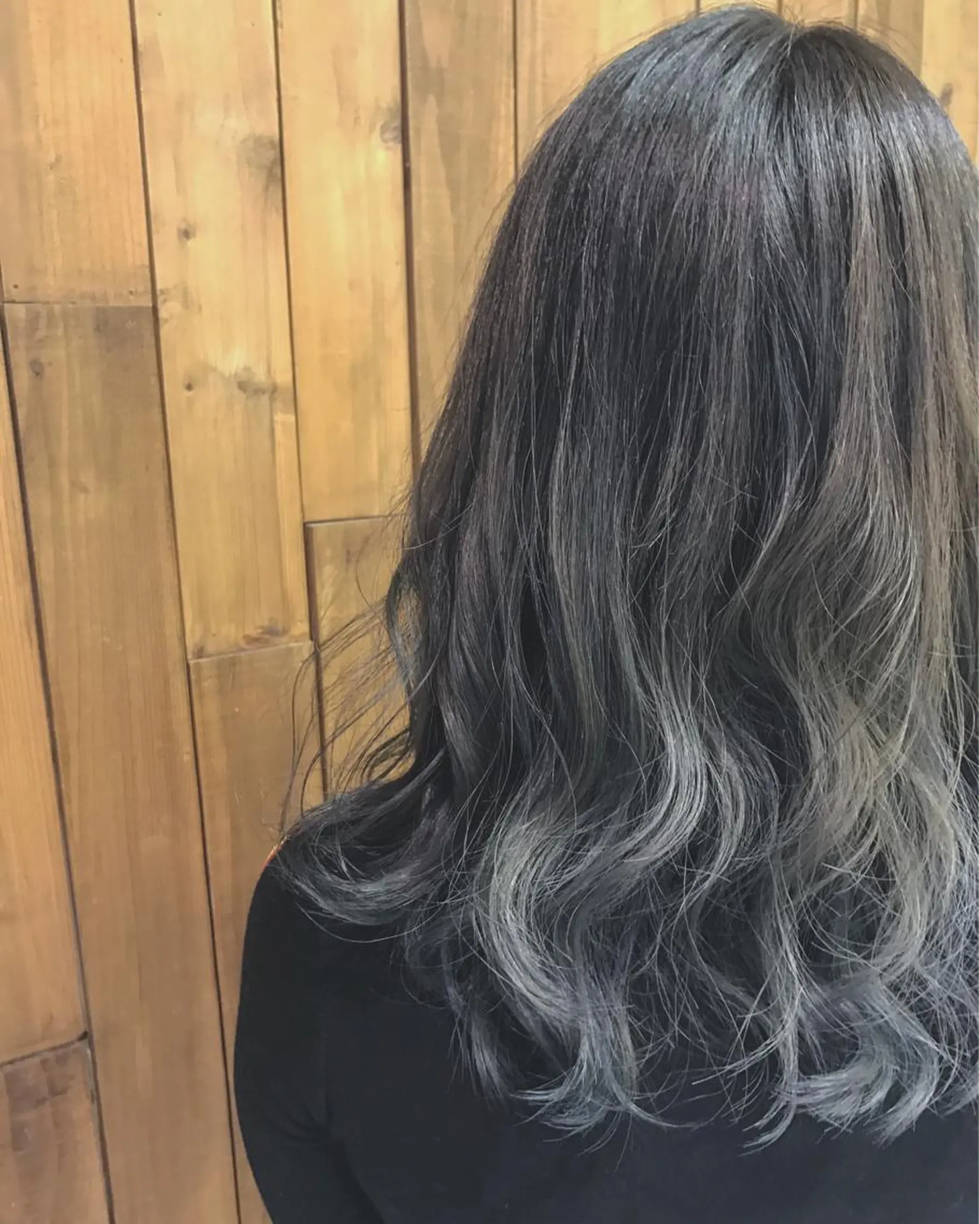 セミロング カラー グラデーションカラー グレージュ にった みずきのヘアスタイル
