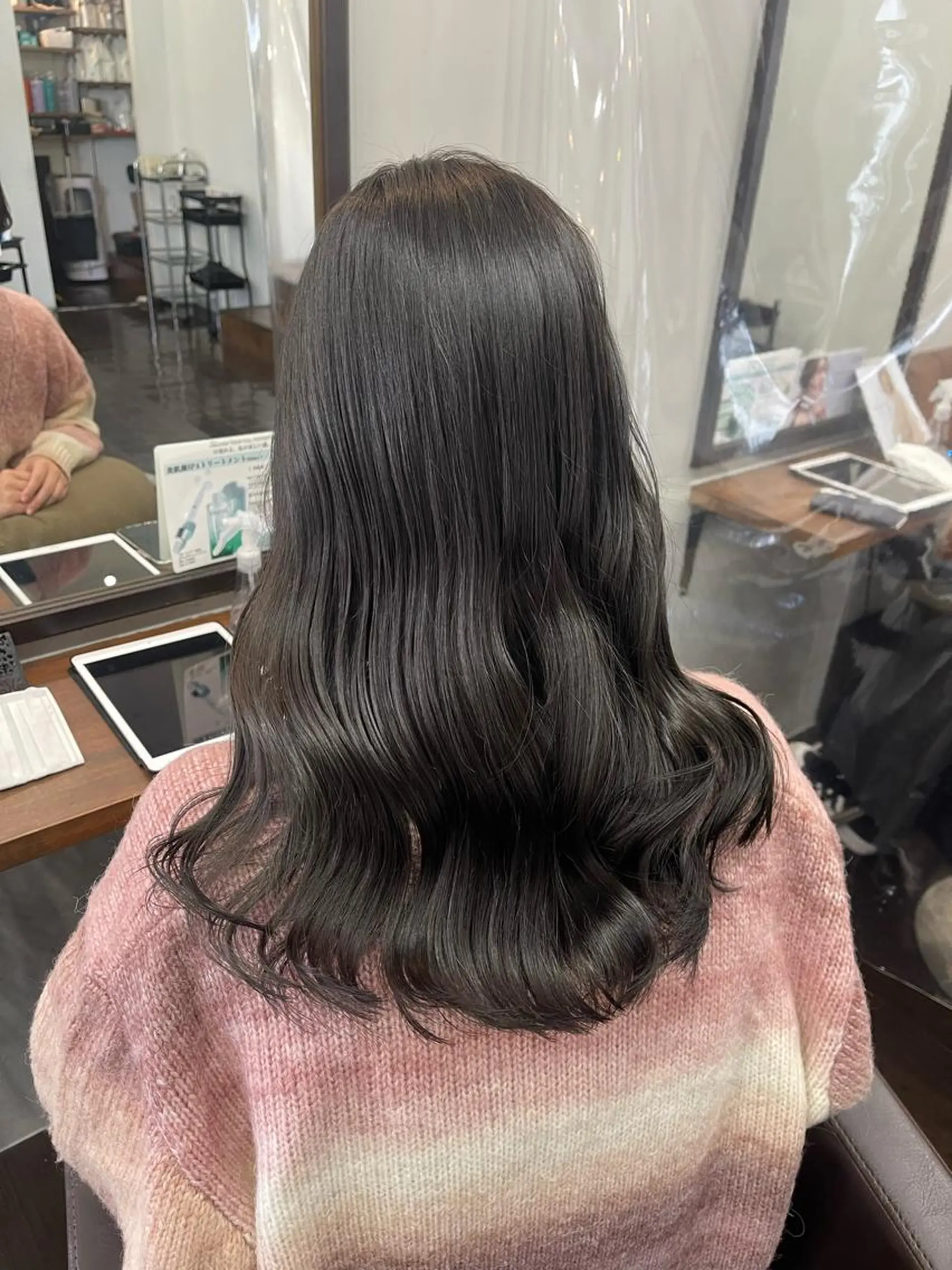 ミディアム カット ヘアカラー 難波 茜のヘアスタイル