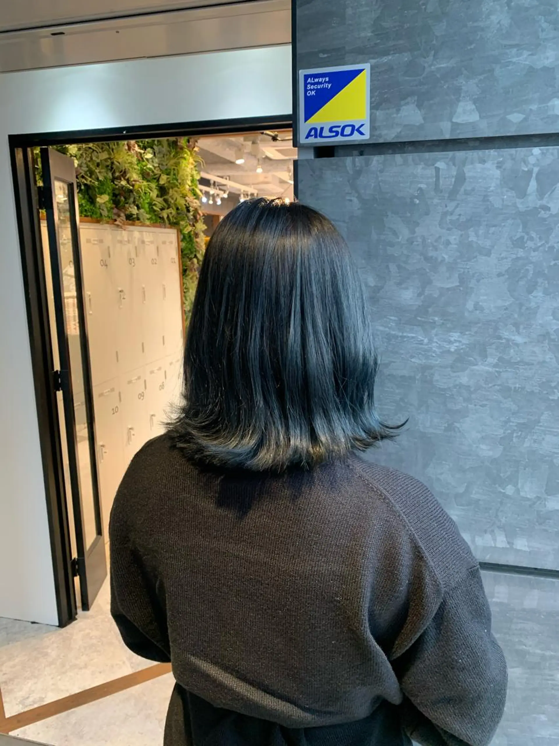 ミディアム カラー 黒髪 ブルーカラー ブルーブラック 透明感カラー 髪質改善/白髪ぼかし KENTAのヘアスタイル