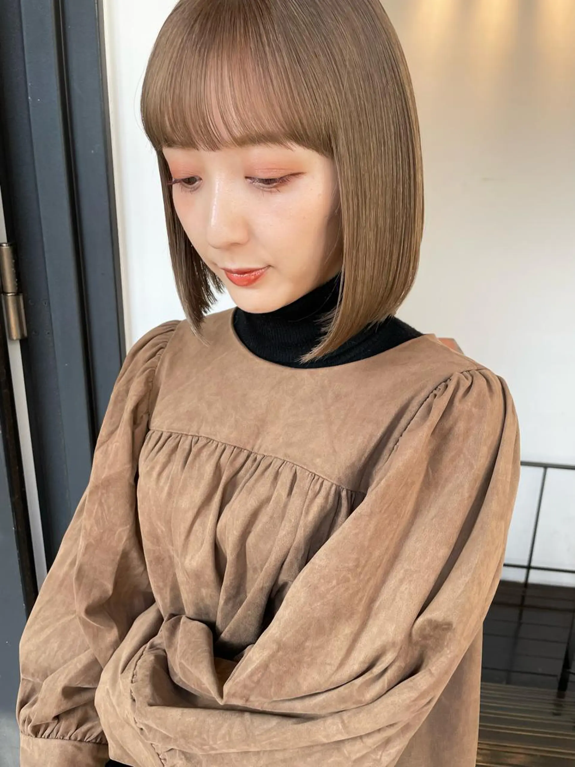 ミディアム KAORU オリーブカラーのヘアスタイル