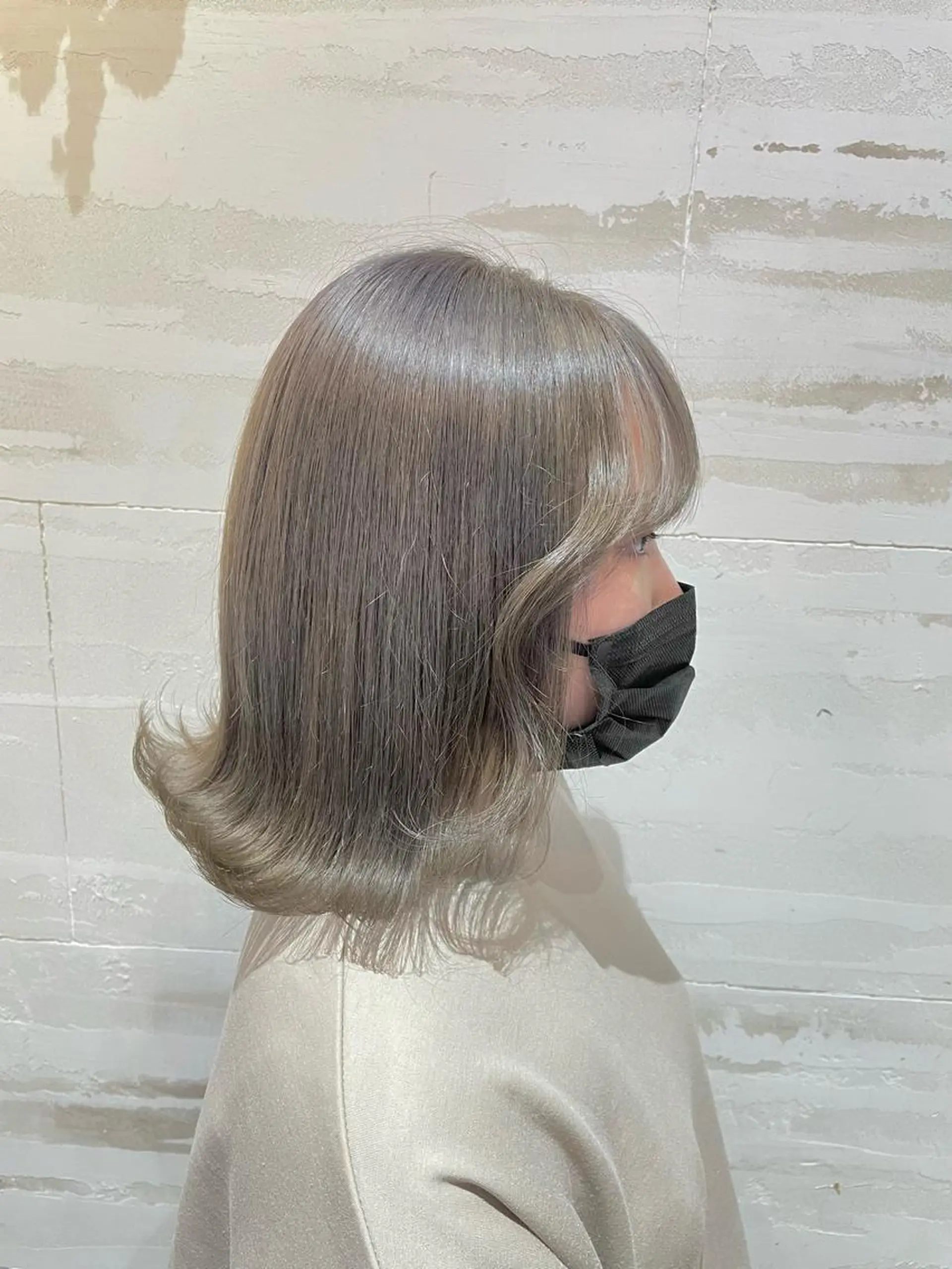 ミディアム カラー ヘアアレンジ ベージュカラー ブリーチ 透明感カラー グレージュ シルバー カット トリートメント Hiro ヒロのヘアスタイル