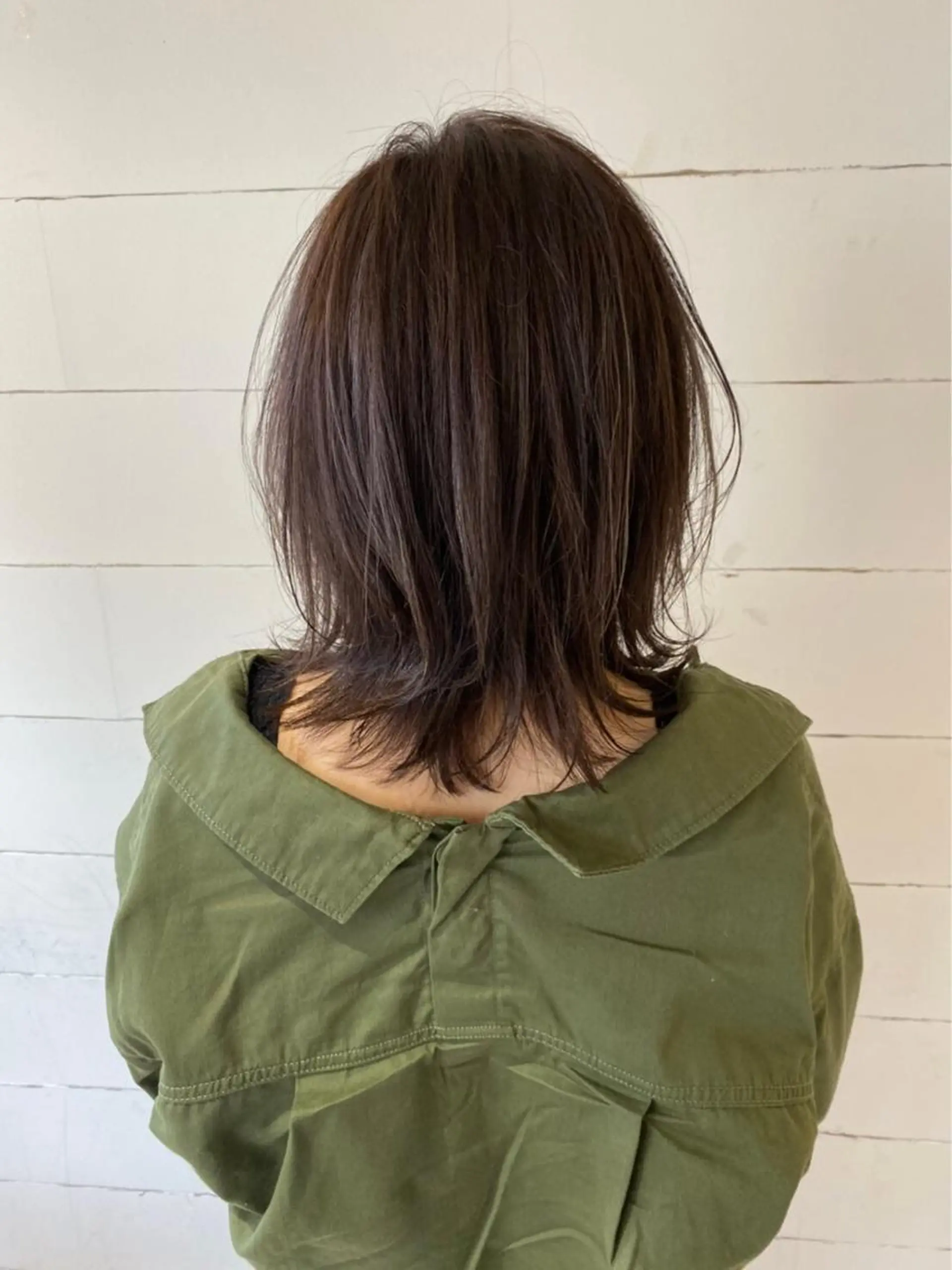 セミロング カラー esse大阪茶屋町店所属・レイヤーカット 新井田陽寿のヘアスタイル