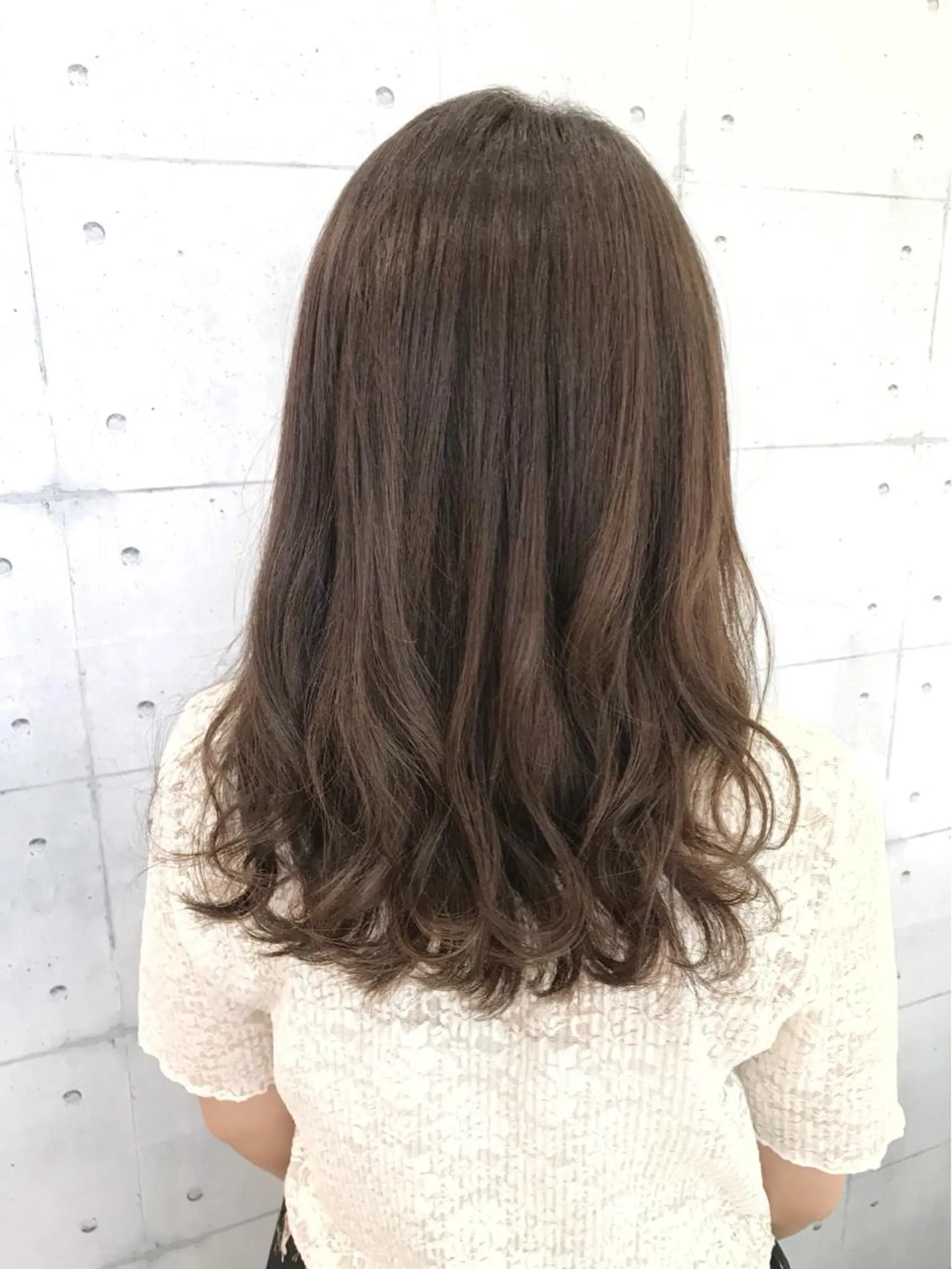 セミロング カラー ベージュカラー カット ヘアカラー 高木 麻知子のヘアスタイル