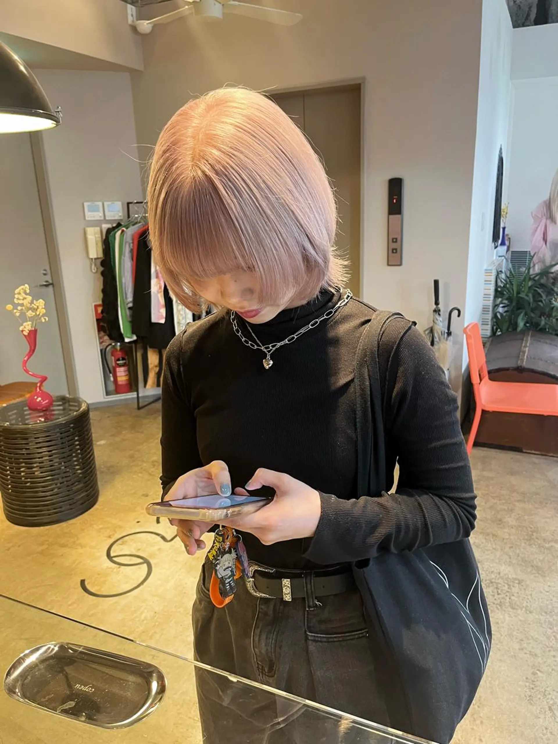 ミディアム カラー ブリーチ ヘアカラー トリートメント 🩷ハイトーン透明感 レイヤー🩷ユリカのヘアスタイル