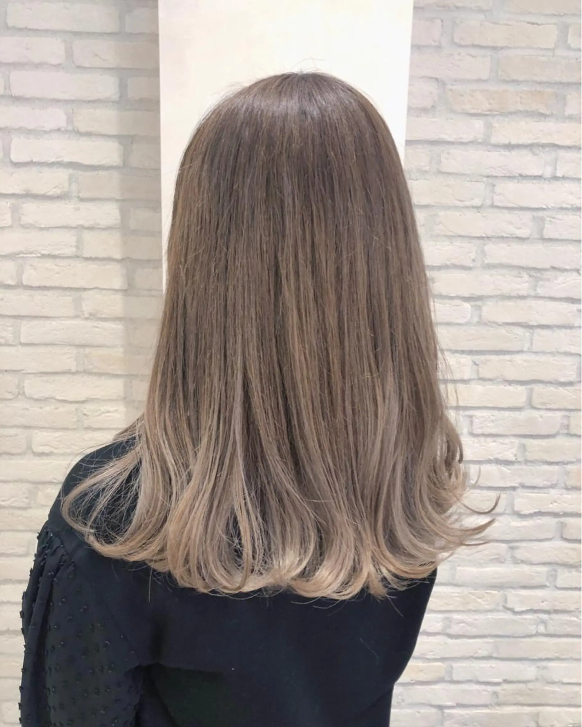 セミロング カラー ハイライトカラー ハイライト HAUS 片山みほのヘアスタイル